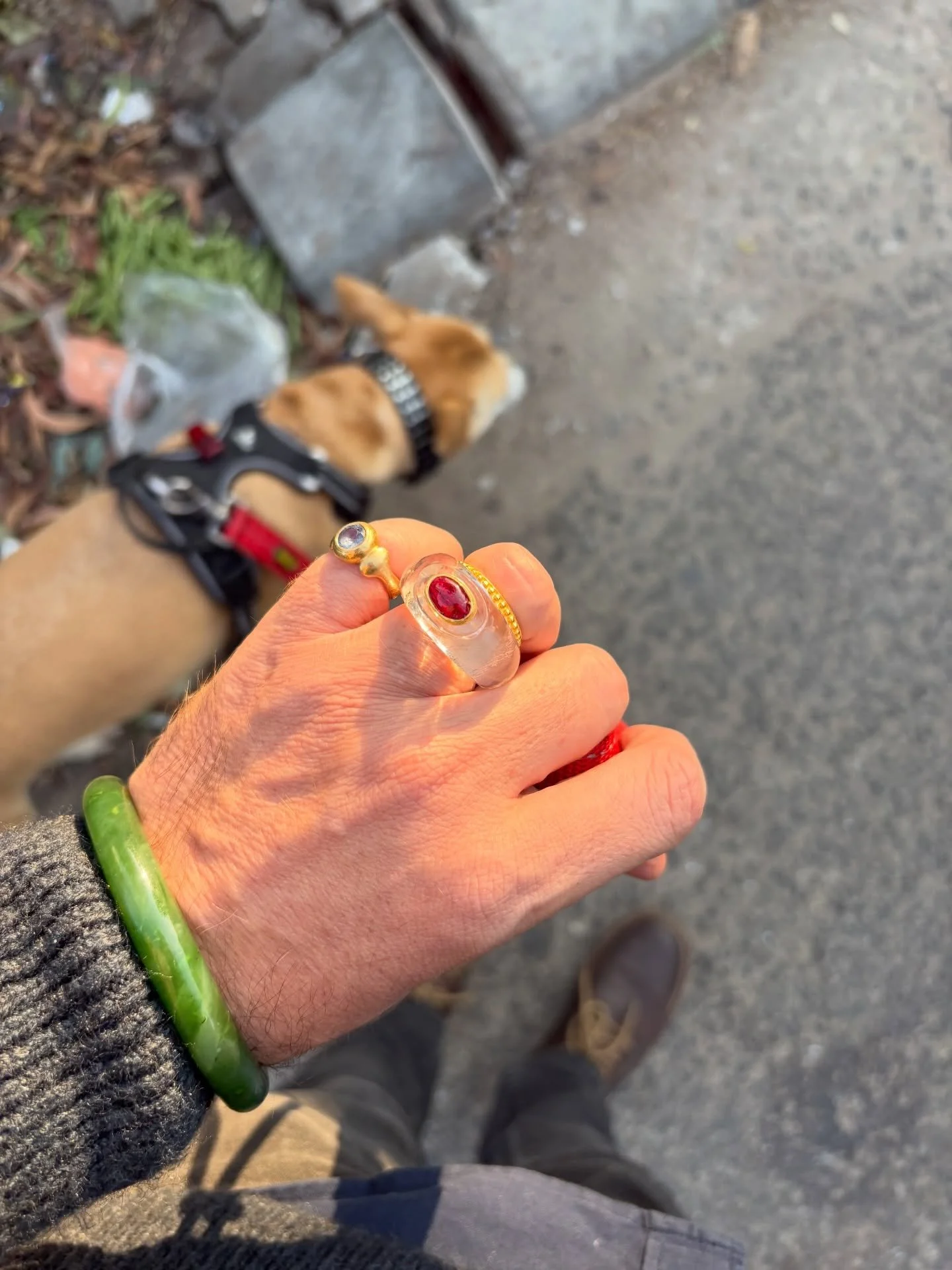 Something I love about gems that have chromium as a colouring trace element is that they react to the  sunlight in a particularly beautiful way. 
.
#redspinel #kundanrings #carvedgemstone #gemstonering #spinelring