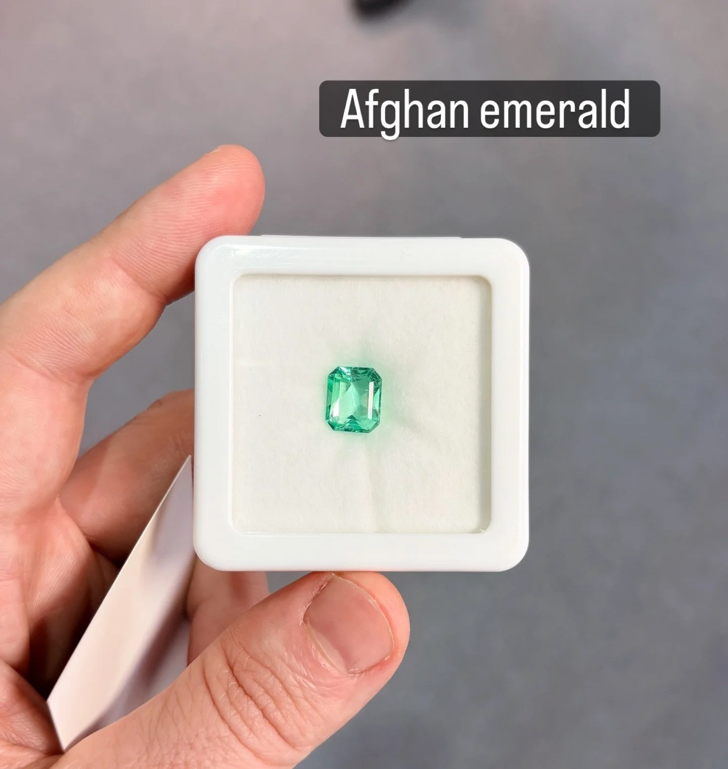 A couple of gems that stood out for me during the trade fair. Of course there are many more in my camera roll 🤭 These gems stand out for a number of reasons. Whether it&rsquo;s their unique colour, shape, species, sourcing location or price point fo