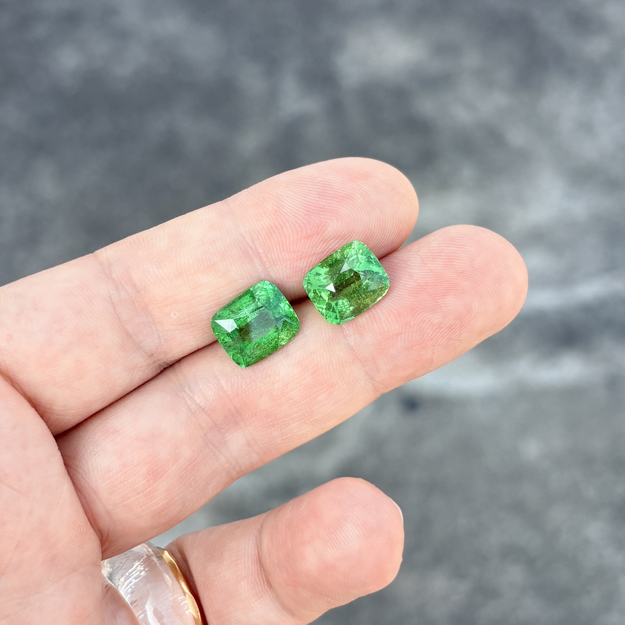 large tsavorite garnet