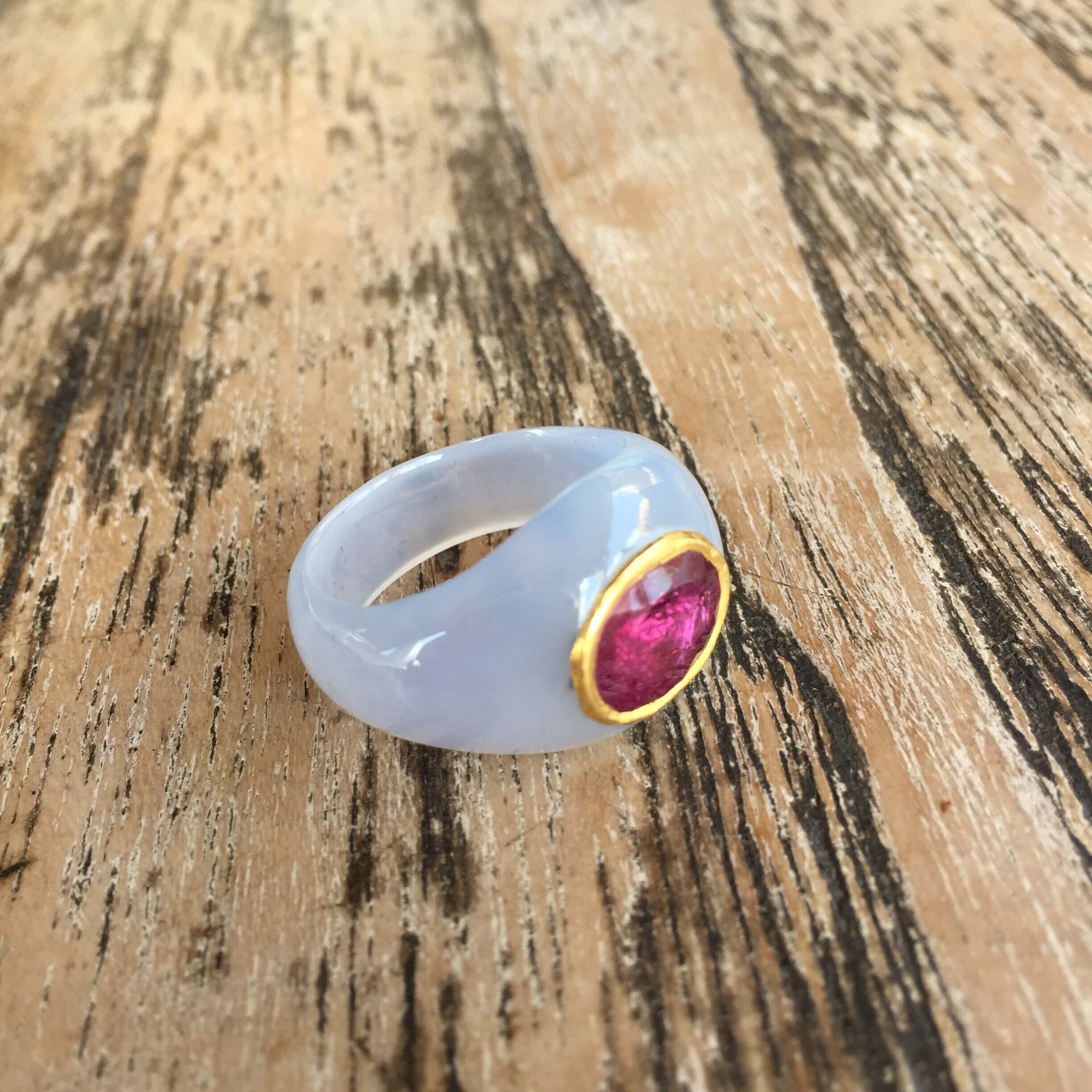 Carved Chalcedony Ring Set With Tourmaline