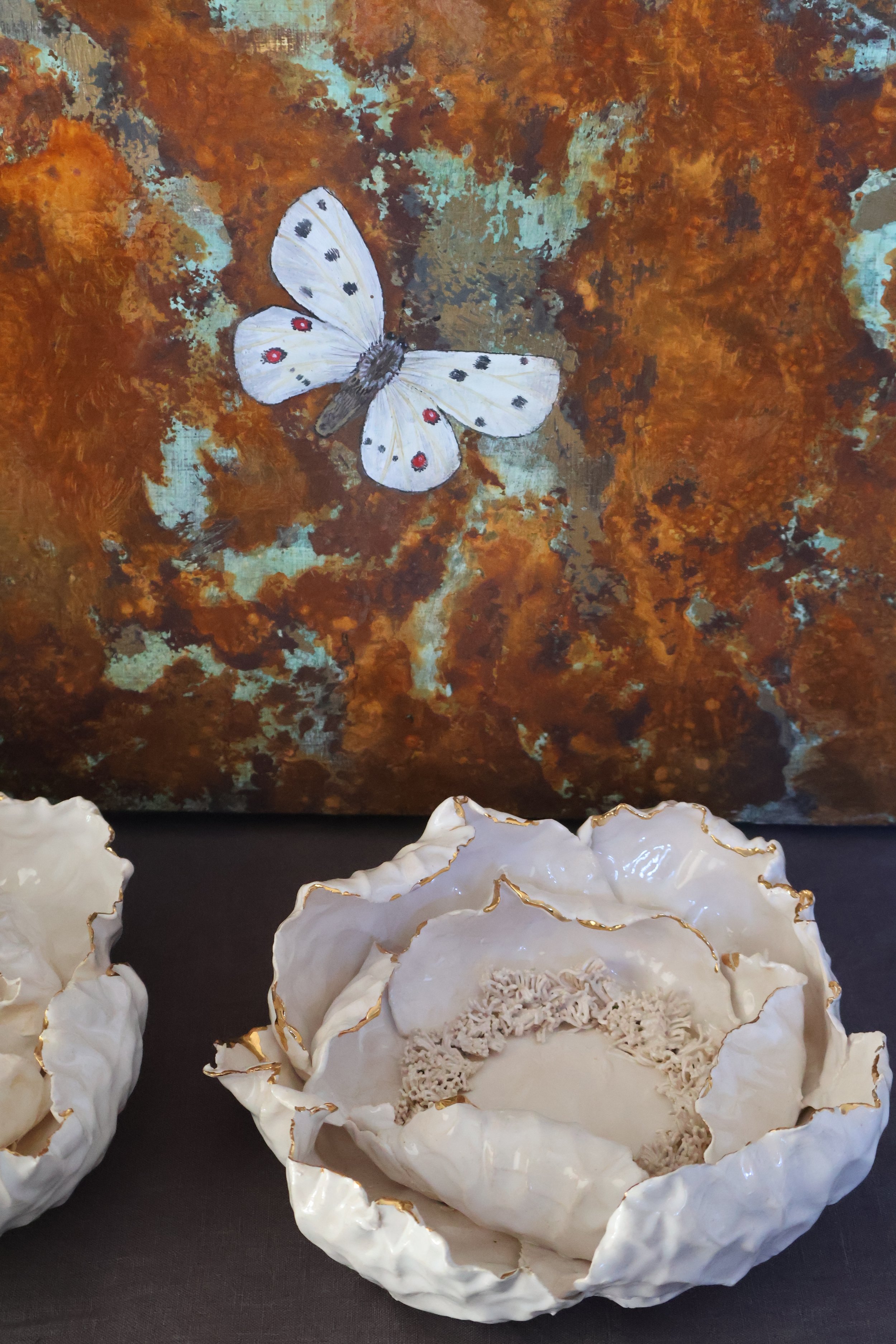 Handmade modern ceramics with a vintage feel, made by Kate Kelleher in her Surrey home studio. Unique gifts, tableware, tablescapes, rustic mugs and sculptural homeware.