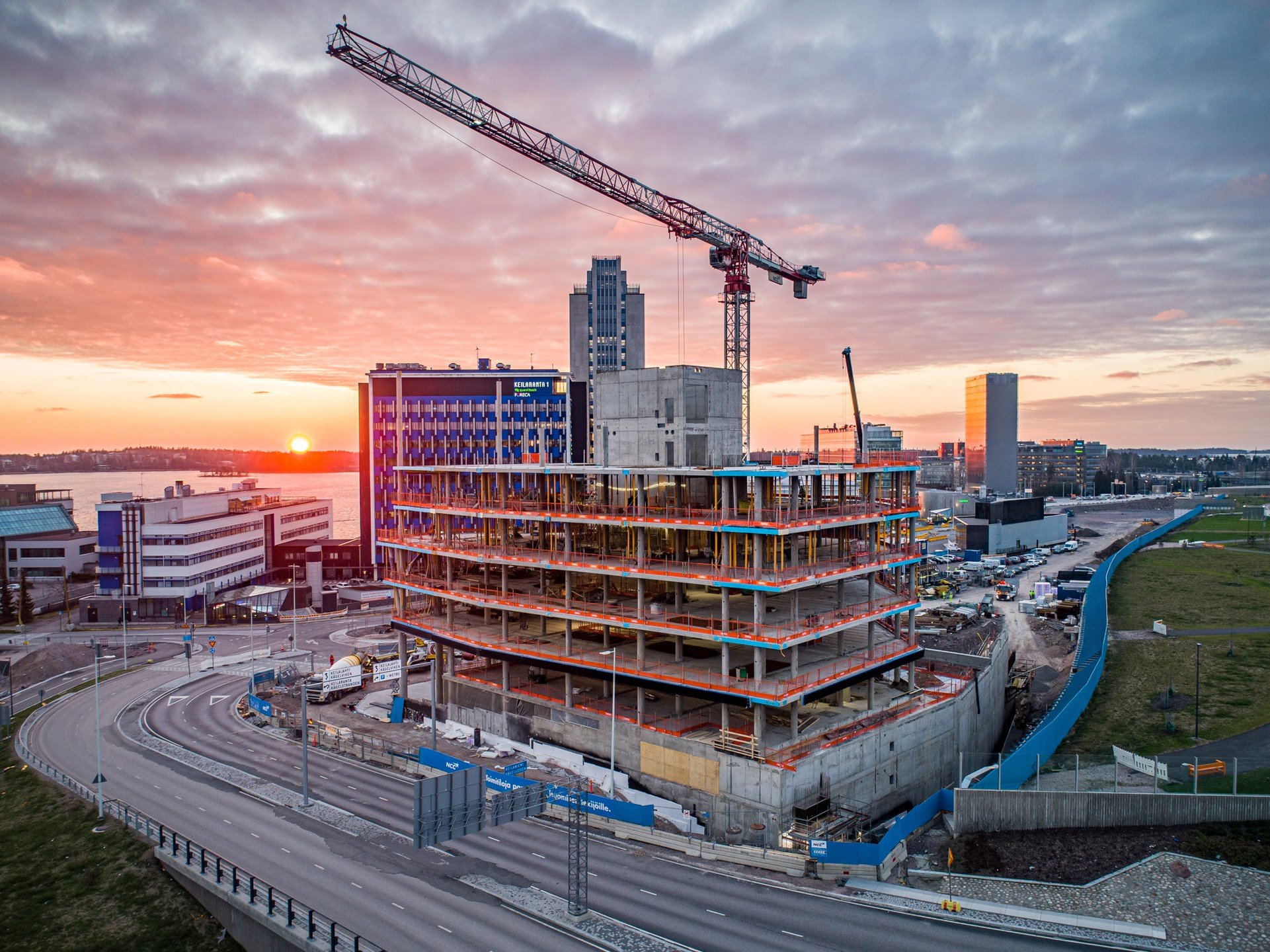 Working in a country with four seasons is both a a blessing and a curse. On this assignment for Tammet Oy we were asked to capture images of a construction site in the middle of december 2020. Normally this is a challenging time of year due to wind a