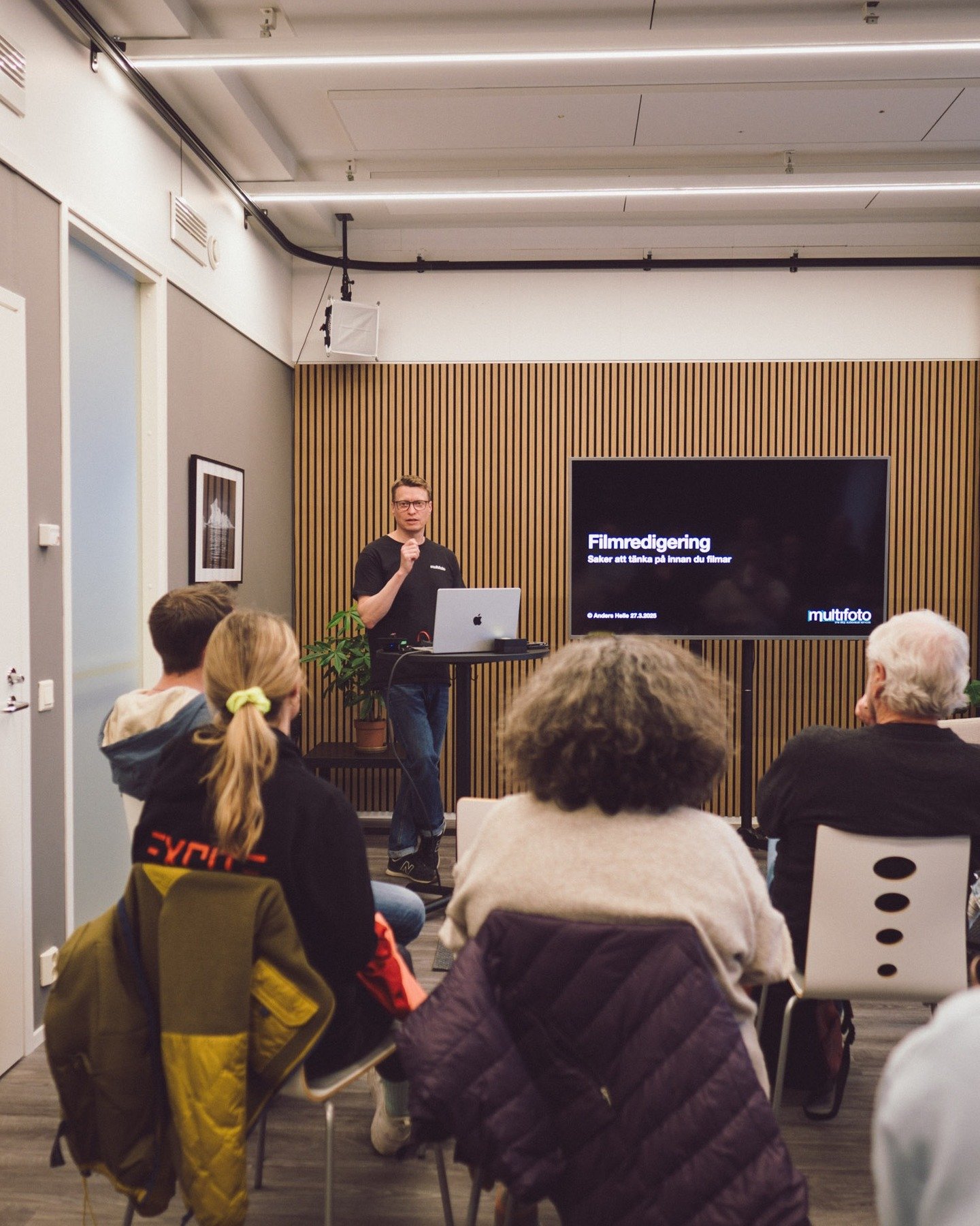 This week we have been teaching video production for social media to entrepreneurs. Great to see such an enthusiastic audience and to see the results after the workshop! 📽️