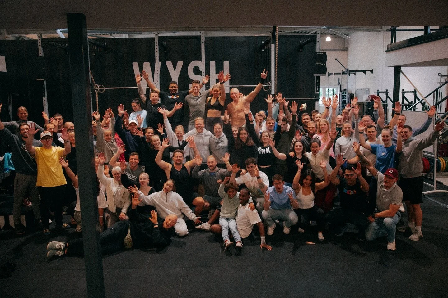 Was. Ein. Tag. 🤯🔥
Unser Podium von der diesj&auml;hrigen WYSH x CFFL In-house Challenge in RX &amp; Scaled🏆
Ihr habt wirklich alles gegeben und seid &uuml;ber eure Grenzen hinausgegangen🔥

Ein gro&szlig;es Dankesch&ouml;n an alle die mit angepack