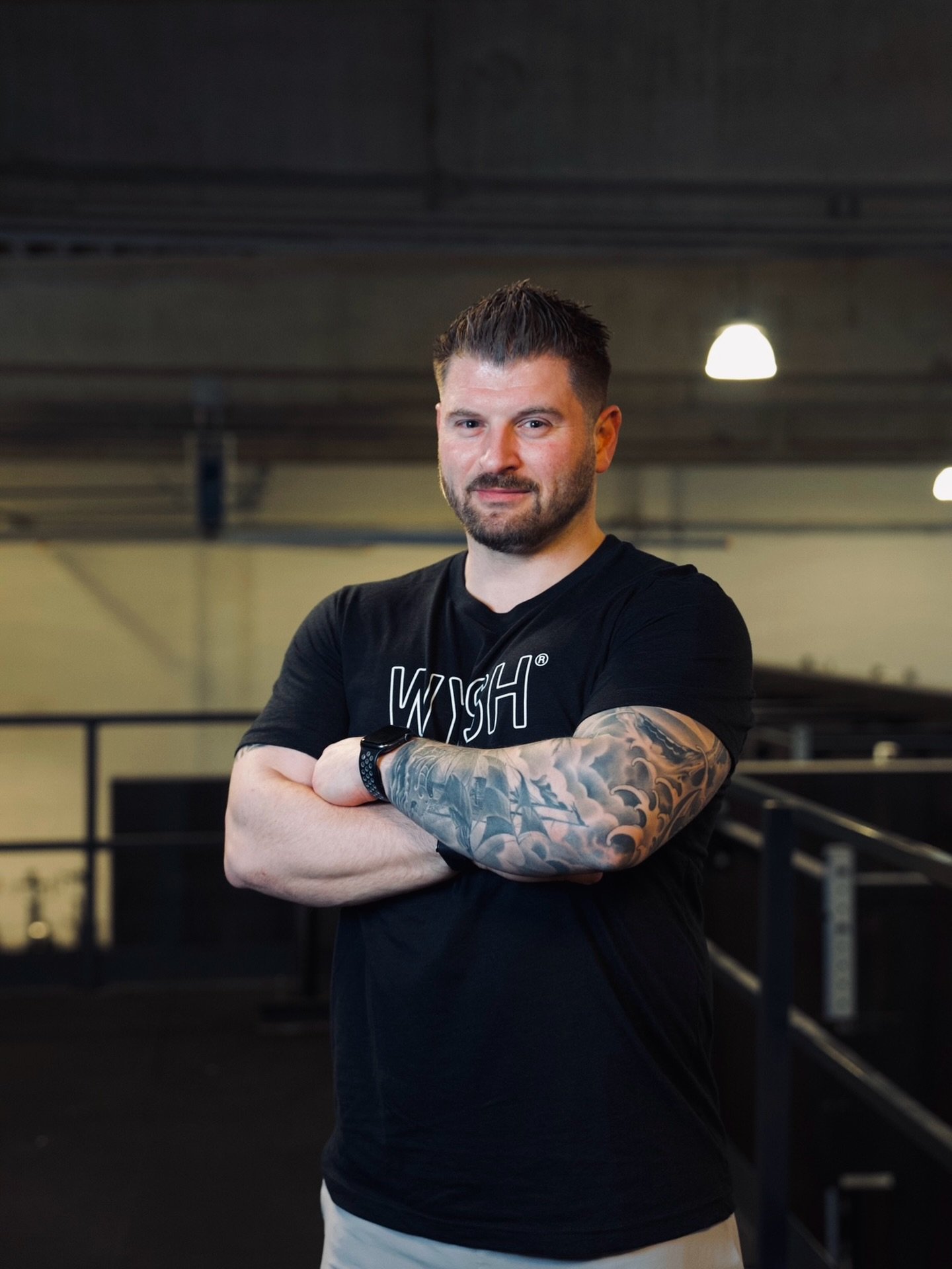 Team WYSH 💛
Weiter geht&rsquo;s mit Lubo &ndash; von Anfang an dabei und aus unseren HYROX Kursen nicht wegzudenken.

Name: Lubo
Trainer seit: 2022 glaub ich 🤔
Superkraft: Membern das Ski Erg lieben lernen
Lieblingsmovement: T2B &amp; BMU
Strugglem