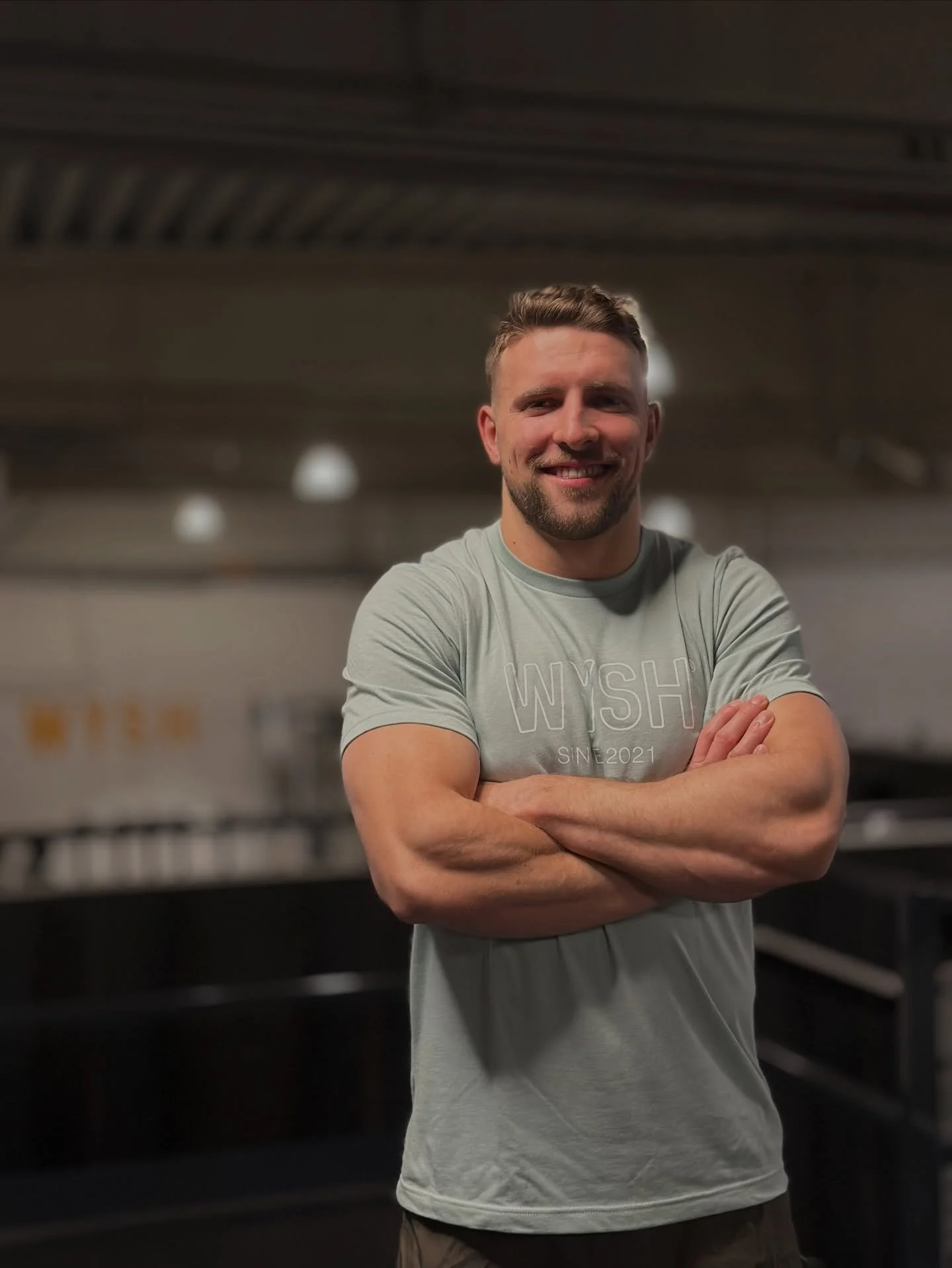 Team WYSH 💛 
Als N&auml;chstes ist Karl dran. 
Ruhig und gelassen beim Training bringt er mit seinem stillen Humor gute Stimmung ins Team und in die Kurse 😄

Name: Karl
Trainer seit: 2021
Superkraft: bin ein CrossFit-Lexikon und kann viele Haferflo