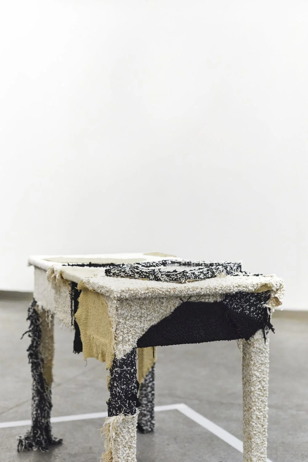 Table déformée, 2024