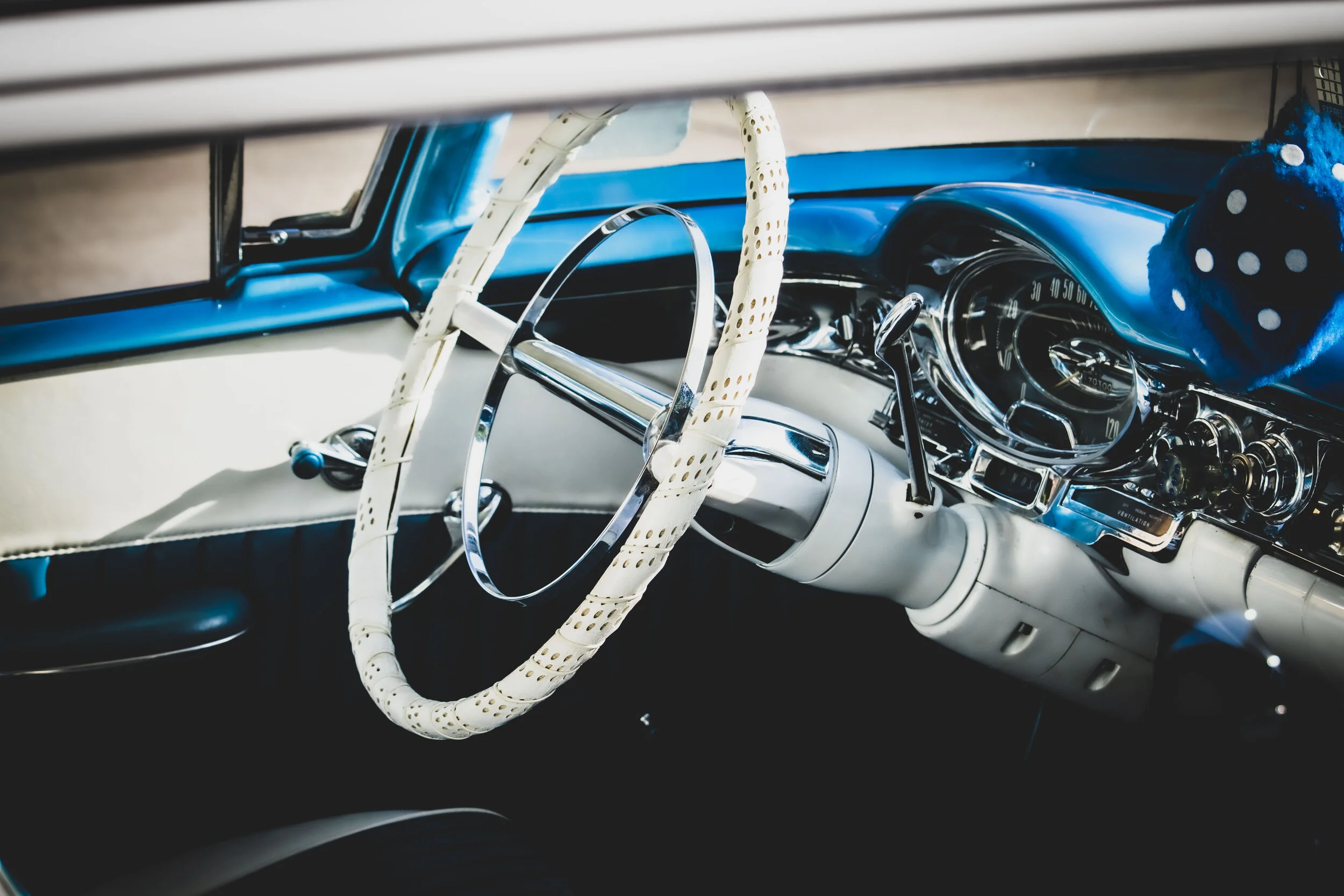 vecteezy_blue-retro-car-interior_1430223.jpeg