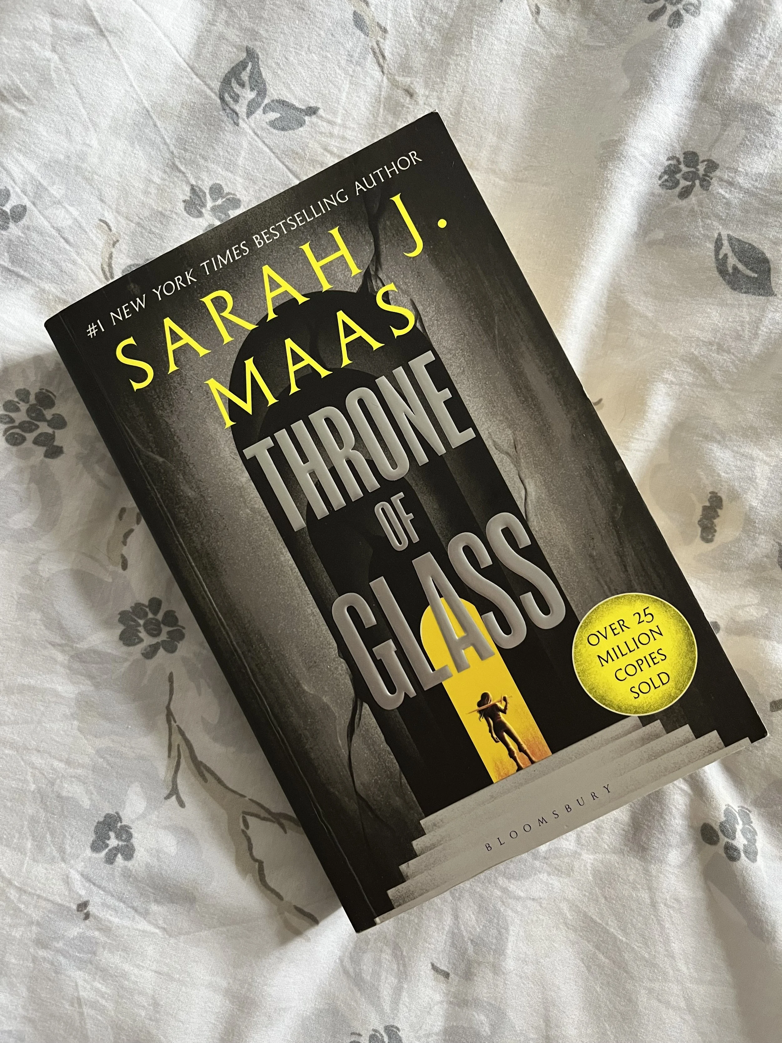 Book Review: Throne of Glass