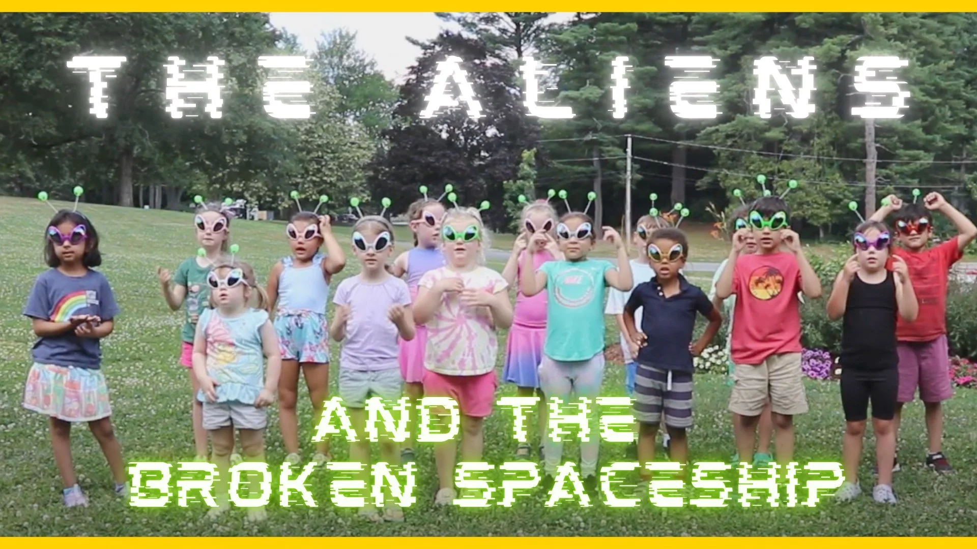 0-The aliens and the broken spaceship.jpg