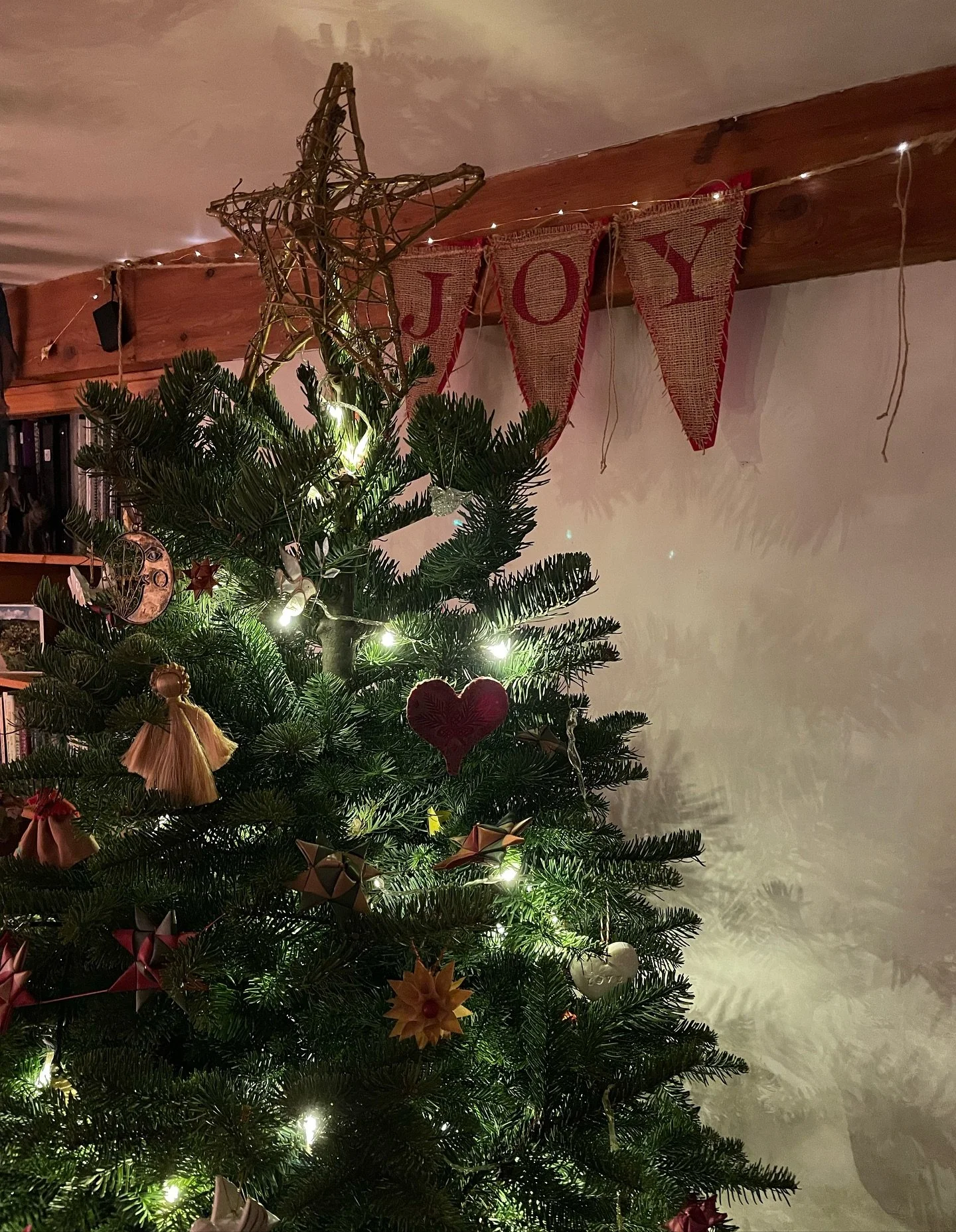 Hope you&rsquo;ve had a wonderful and restful holiday season 🎄💛 Happy New Year!! Bonne Ann&eacute;e 2026 ✨