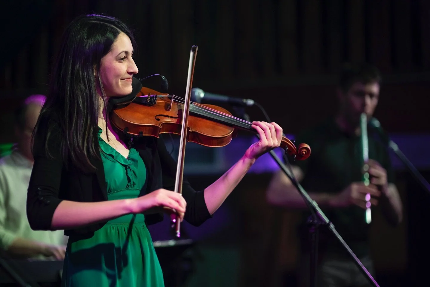 Back home and gearing up for some local shows 😊🎻

Feb 21 - Music on Manning, North Van BC (sold out)
Mar 7 - @festivaldubois, Coquitlam BC
Mar 15 - @celticfestvan, Vancouver BC

Stay tuned to @coastmountainfolk for updates on sessions, workshops &a