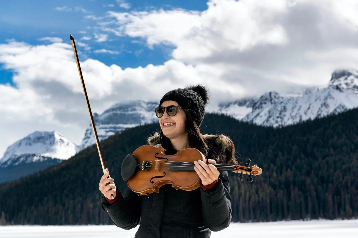 Music in the mountains 🏔️
Musique dans les montagnes 🎻

📷 Thank you @lorandphoto for the photo!