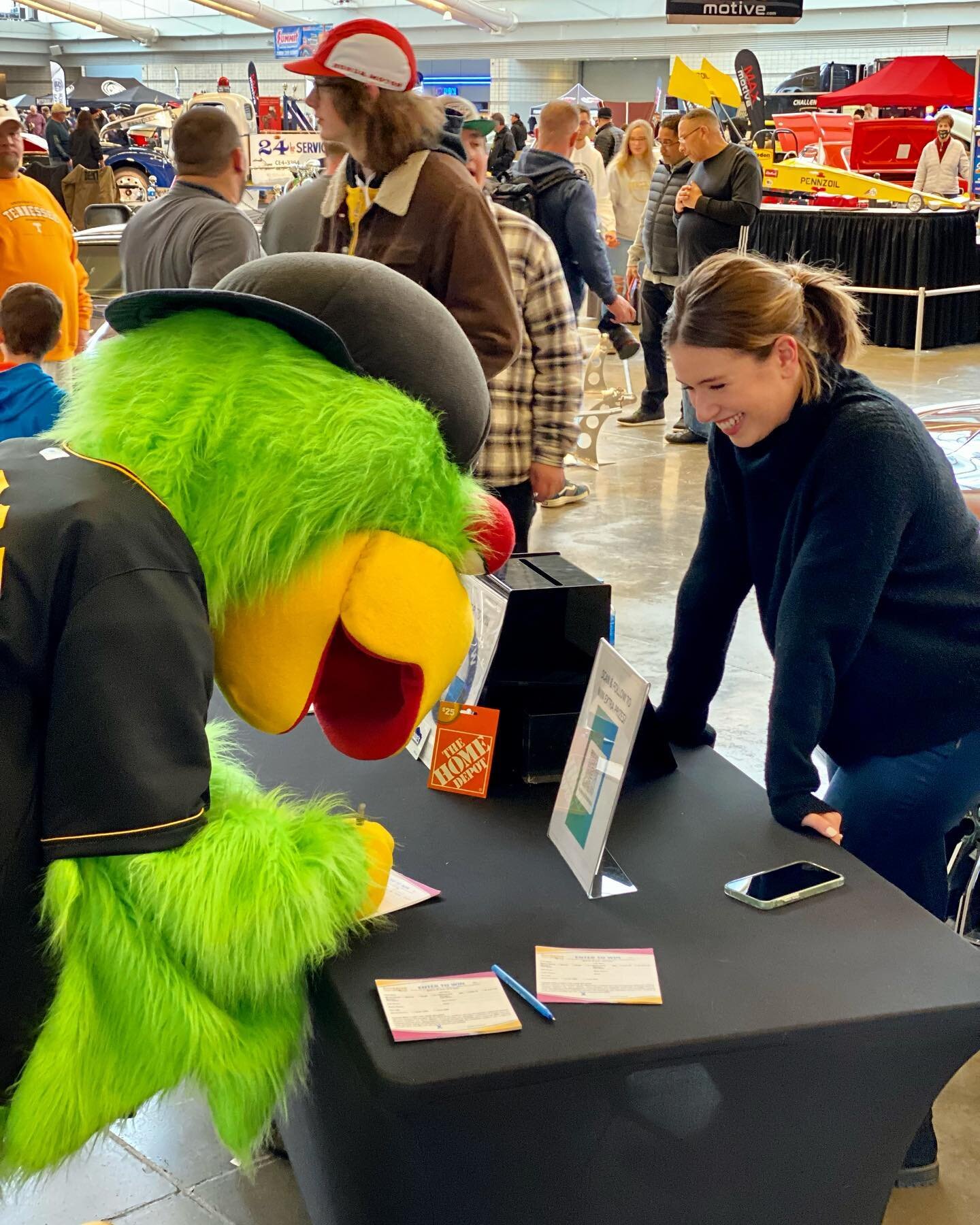 We don&rsquo;t have fun at work AT ALL. 😉 Local celeb siting at the Mint table- World of Wheels!! 🦜 @pittsburghpirates @pwbmw @hotrodshows 

www.mintpromos.com 

#pittsburgh #pittsburghpirates #pgh #412 #marketing #hotrod #carshow #promo #promotion