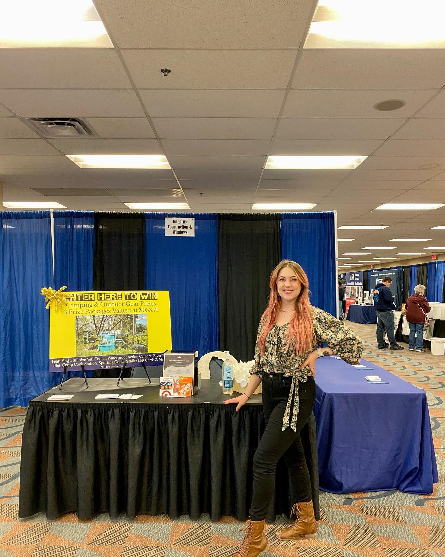 The Mint Team ⭐️ crushing it at the Monroeville Home Show @monroevilleconventioncenter and Washington Home Show @mywashcofair this weekend!What an epic 2022 so far, and many more fun promotions to come! Thank you to @integrityconstructionwindows for 