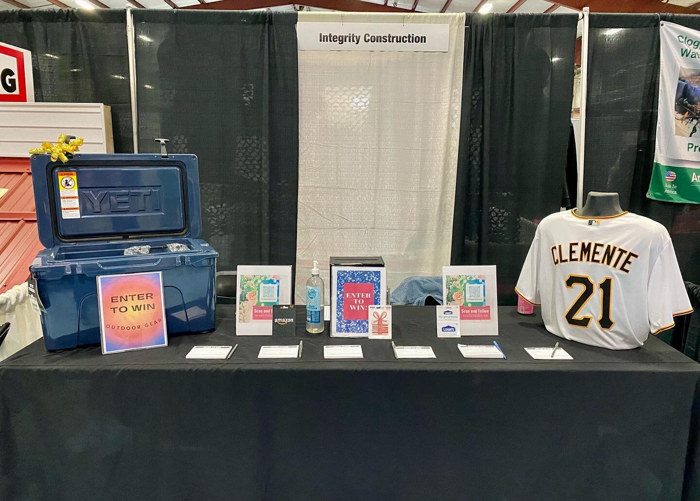 Last day of the Butler Home Show! Come by the Family Sports Complex and visit our booth as well as dozens of other Pittsburgh small business vendors! Support the Burgh, Shop Local! 

@luckysignspirits 
@xmascityspirits 
@chocolatemoonshineco 

#mint 
