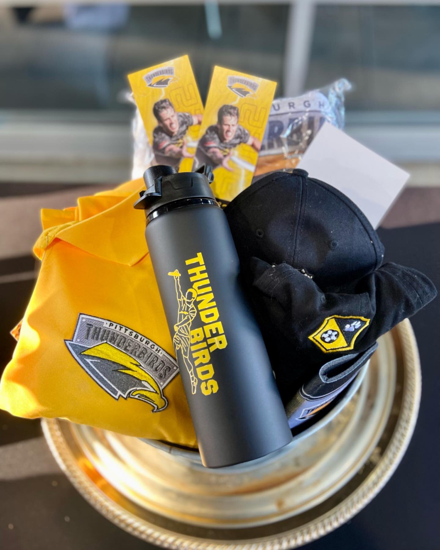 Go Thunderbirds!! 🙌 @pghthunderbirds 

We are in the heat of the game tonight at Highmark Stadium @highmarkstadium 🔥AND to top off some ultimate frisbee action, Mint is partnering with the Thunderbirds to give away this amazing Bird Bundle!! ⚡️ 

I