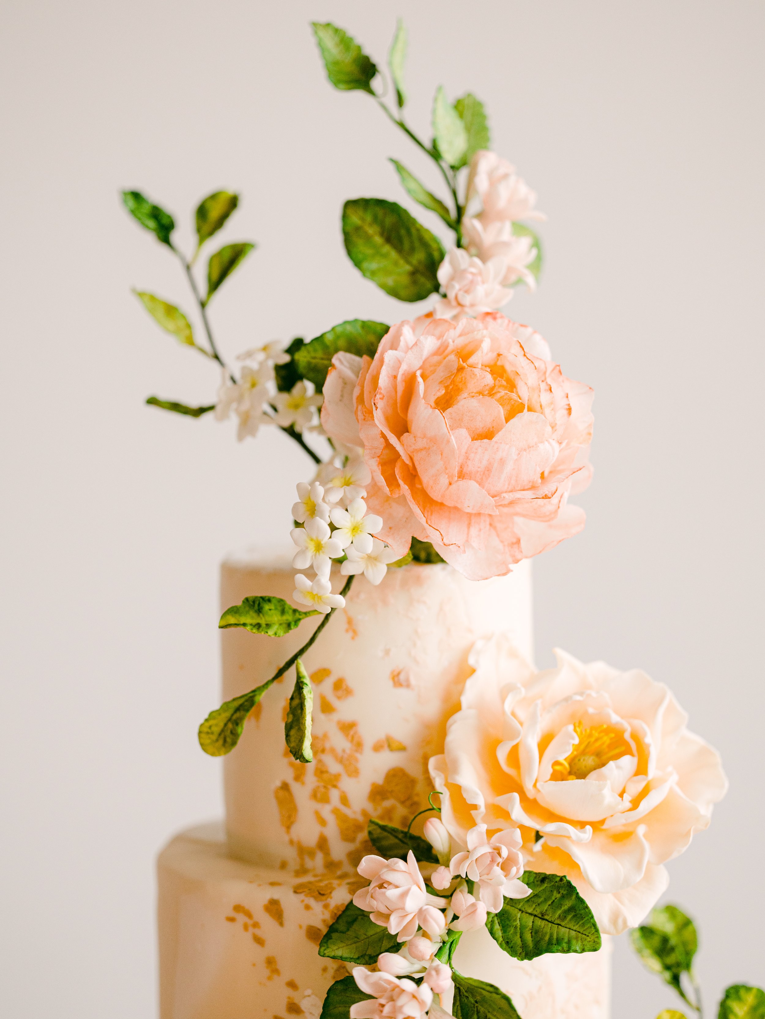Online Academy: The Art of Wafer Paper Flowers & Cake Design 