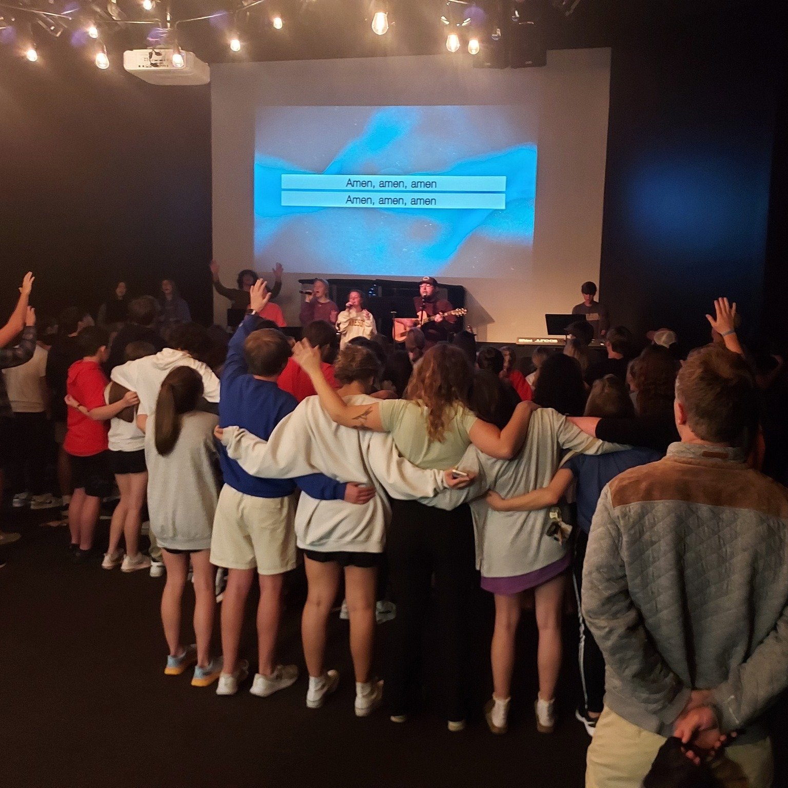 youthworship.jpeg