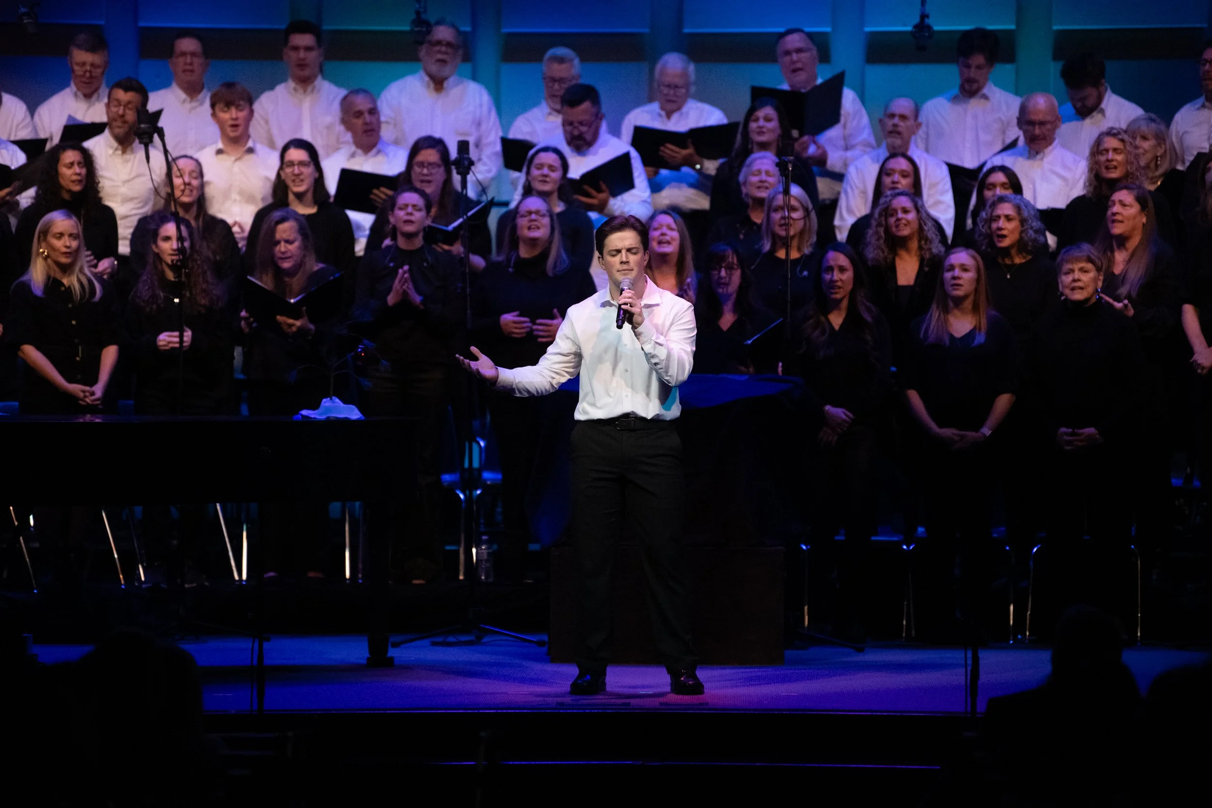 Christmas Spectacular-02.jpg