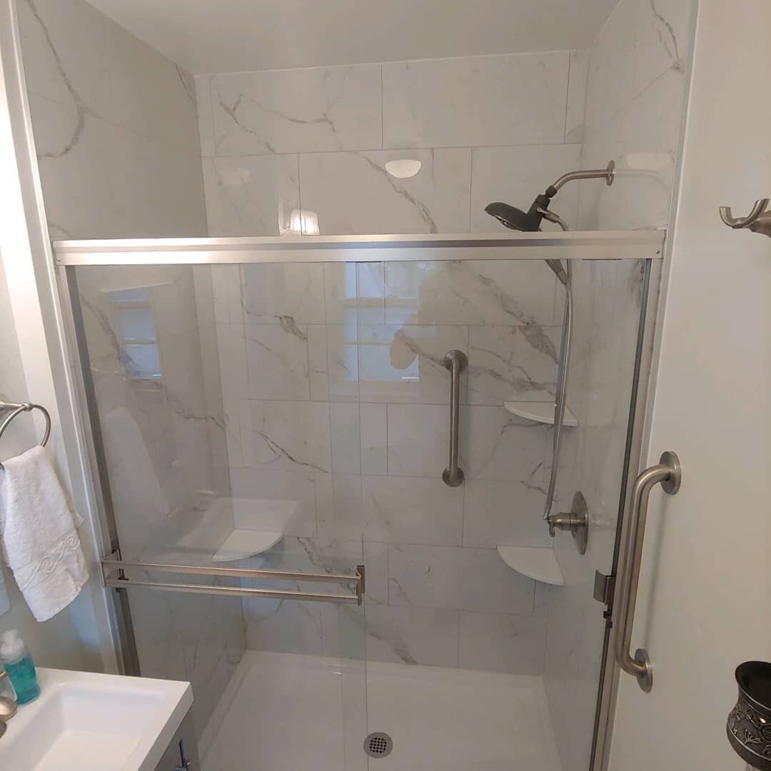 Update from earlier post. Shower doors are in now anf the shower is complete. Another satisfied customer. ⠀
⠀
#qualitycraftsmanship #triplerhomeservices #tile #customershower #tileshower #tiling #tileguy #remodeling #remodel #bathremodel #bathroomrem