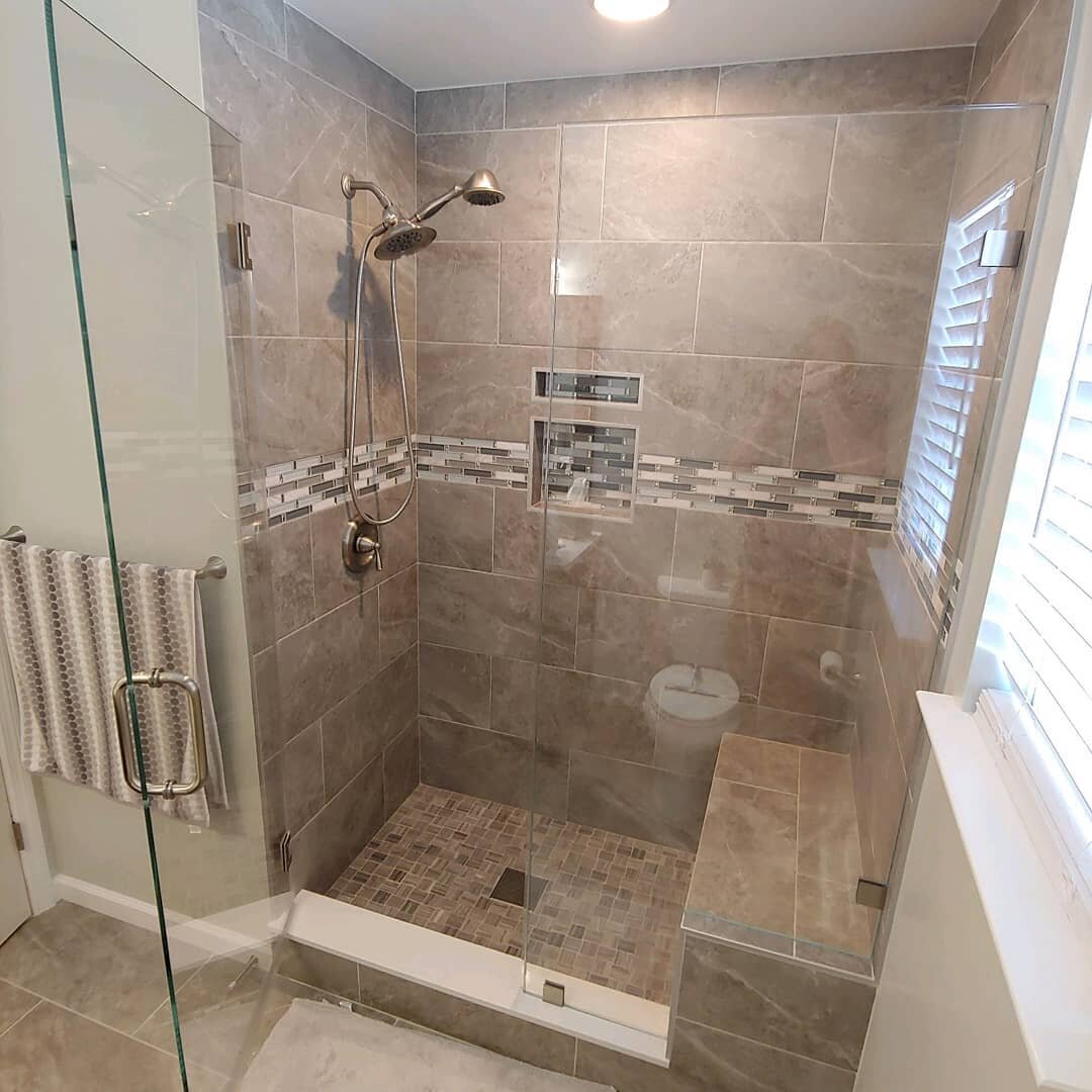 Here is an update on the customshower we poated a while back. Finally able to snap a photo with the custom glass installed. This one really came out nice. ⠀
⠀
#triplerhomeservices #qualitycraftsmanship #customshower #shower #showerdoors #customtile #