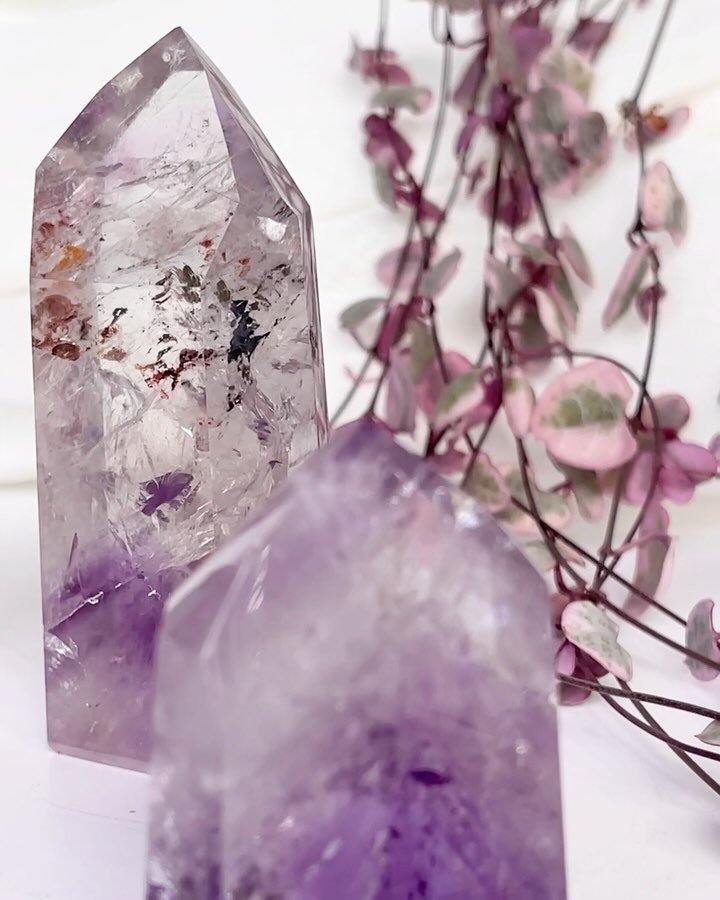 Gemmy Phantom Amethyst

🪻New arrivals🪻check out our website🪻

Dispels all negative emotions and brings positive responses.
Amethyst has strong healing and cleansing powers. Aids sleep, dispels all negative emotions and brings positive responses.

