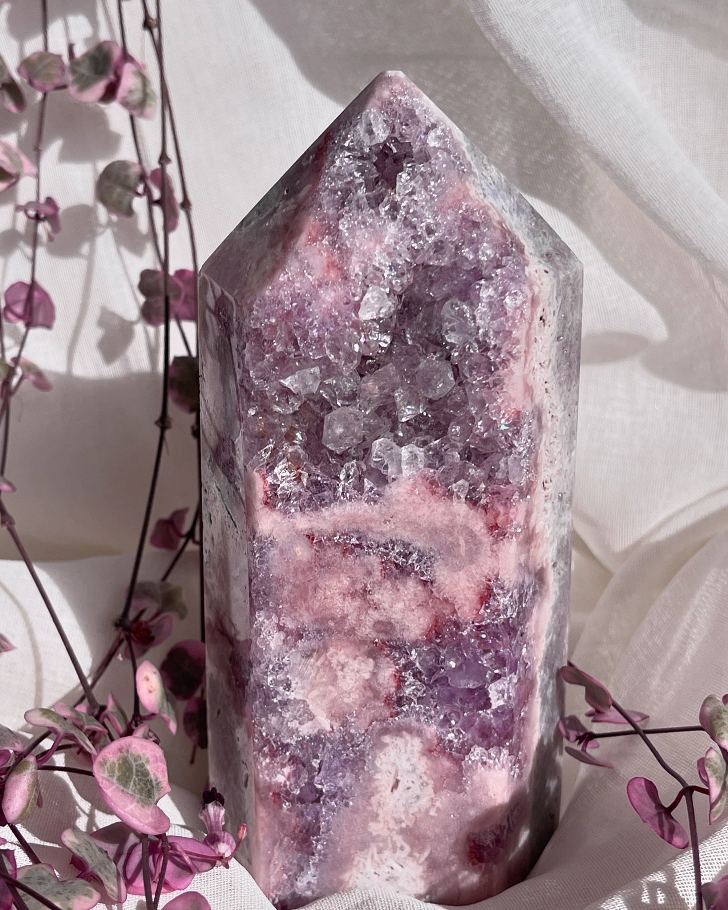 This tower reminds me of why I love Pink Amethyst. 

It&rsquo;s not perfect, but perfectly imperfect, with shadows and sparkles, with different tones and formations. Just beautiful! 

✨ She will be available in our next release&hellip;.Date TBC.

.


