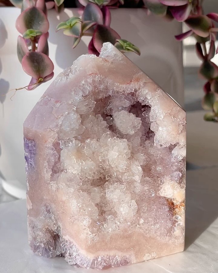 If I had to define the color of love, the colors of this pink amethyst tower would be the perfect description. Simply romantic. 

Another piece of our newest collection to be released soon! 
Date TBC

.

.

.

#love #romance #pinkamethyst #colorpalet