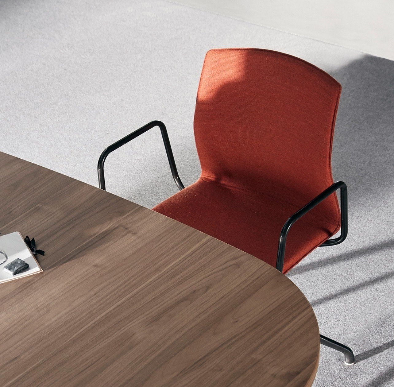 A timeless essential: Celebrate Upholstered ✨⁠
⁠
Whether you're looking to furnish a corporate, education, or hospitality setting, we've got you covered!⁠
⁠
#sourceinternational #ametro #upholsteredchair #officeseating #officefurniture #modernseating