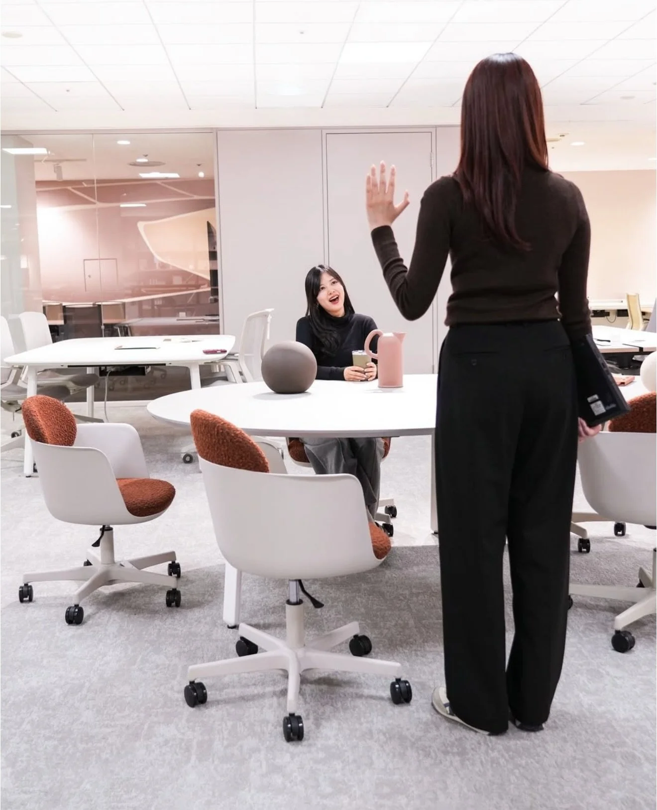 HELLO 2026! 👋🏼 

Here&rsquo;s to starting the new year in comfort and style, featuring Okamura&rsquo;s Floris chair.

Designed for today&rsquo;s flexible workstyles, Floris settles softly into the office. A chair that invites you to sit down, share