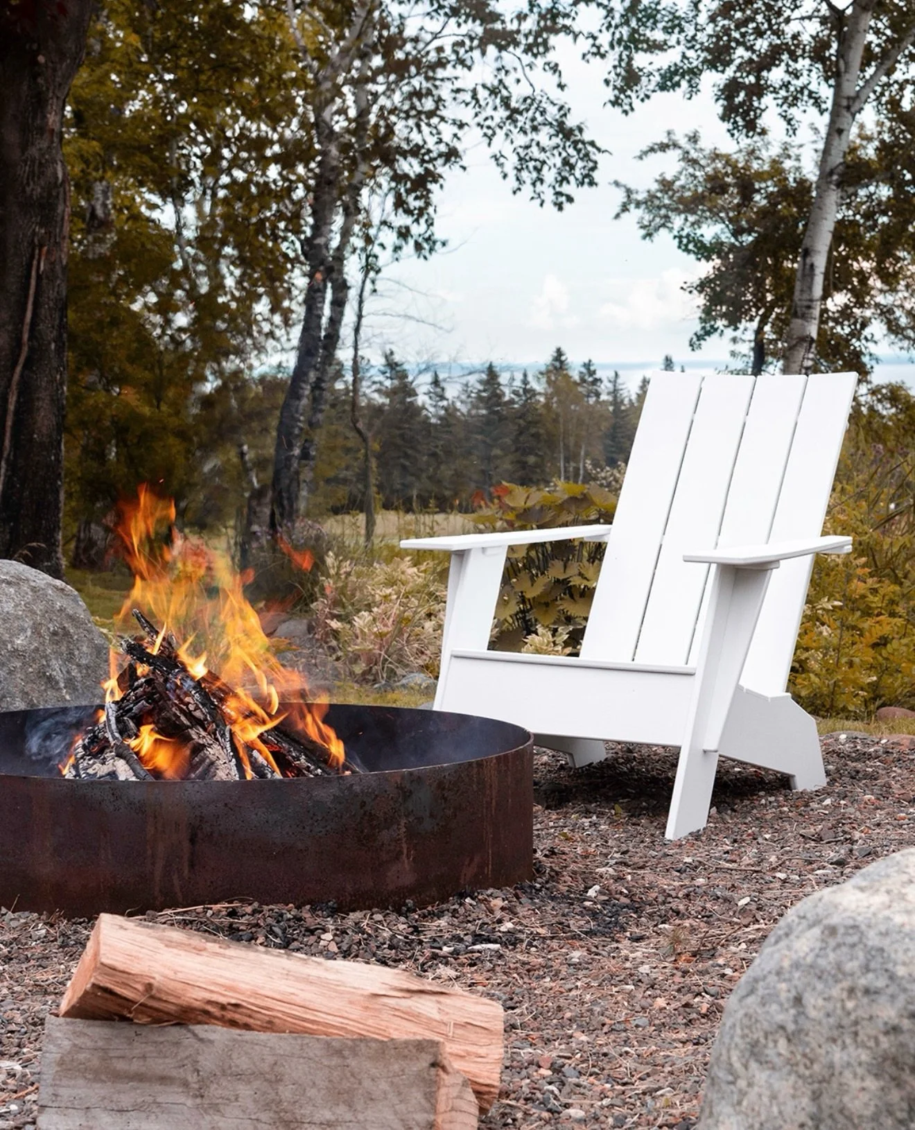 Lollygagging through the fall with Loll 🍂

#lollcontract #lolldesigns #outdoorfurniture #patiodesign #ametro