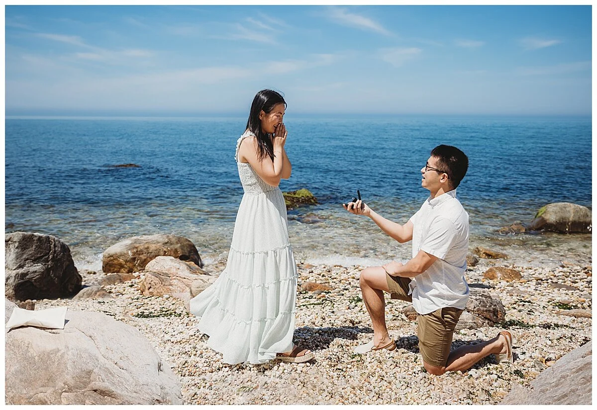 man asking woman to marry him on the date rin th morning in florida