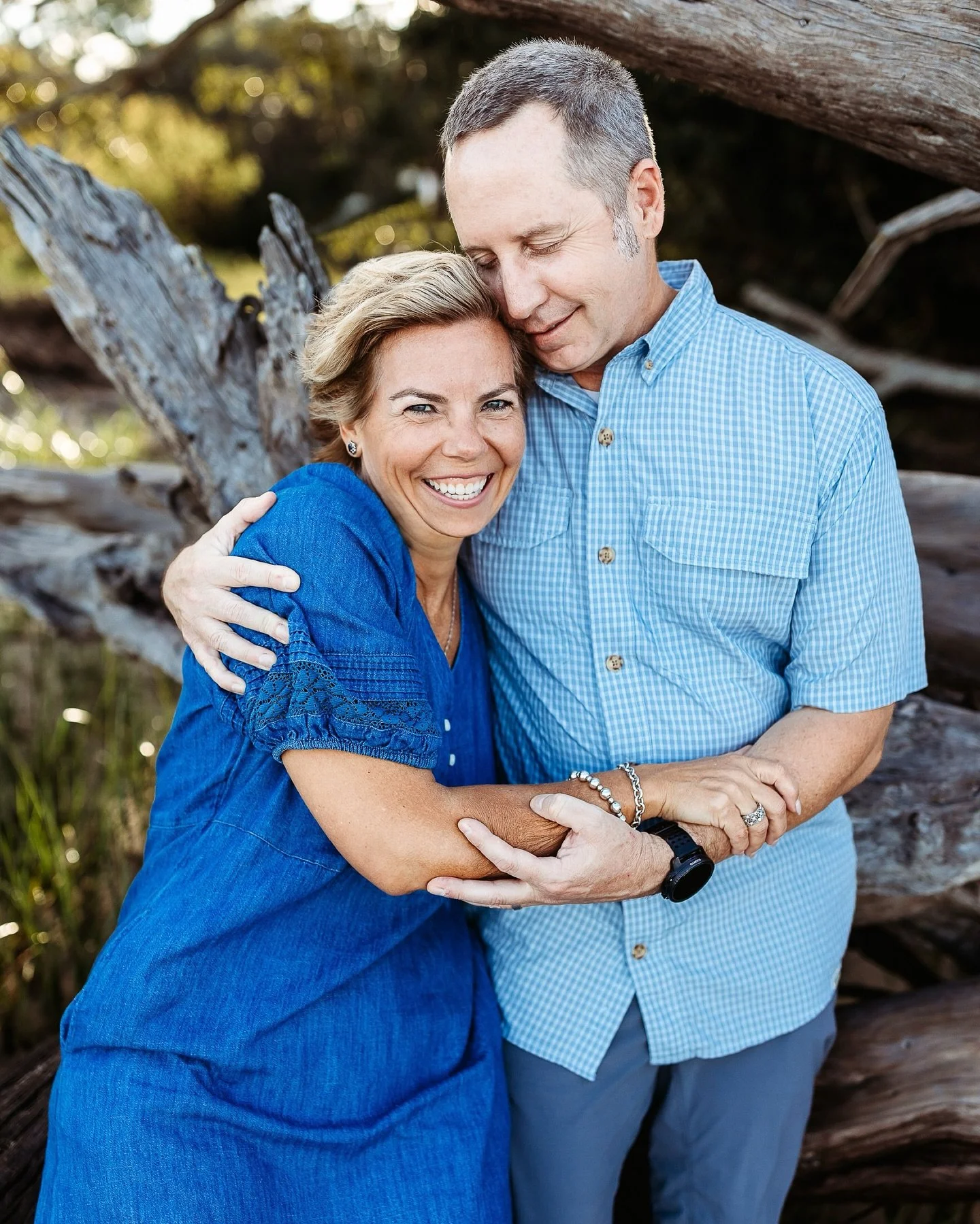 Somehow, the busiest season of the year is already winding down 🍁
But there are still a few open spots before I wrap up my 2025 sessions!
Fall always flies by &mdash; full of sunset beach nights, cozy in-home sessions, and families visiting from nea