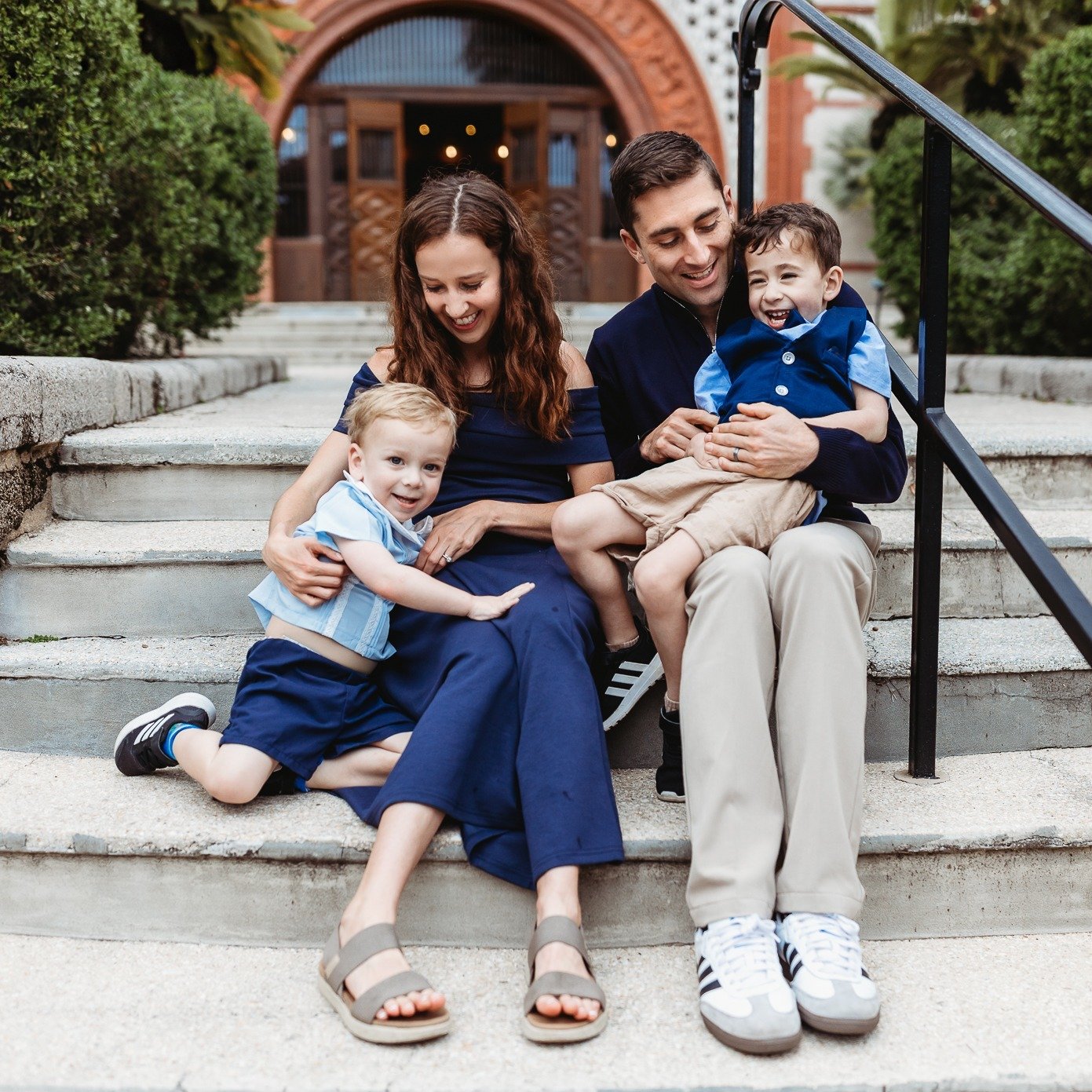 Most families don&rsquo;t plan for photos when they book a trip to St. Augustine.
They plan the dinners, the places to walk, the things to see; but not the part where they&rsquo;re all in the same place, together, without the usual rush of everyday l