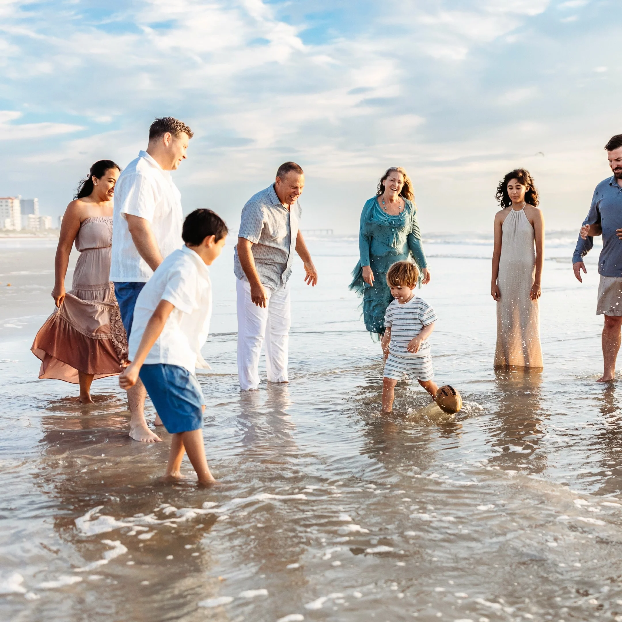 Three families. One beach. Zero plan to stay dry.  This crew showed up at sunrise and gave me everything . There was laughter, chaos, silliness and quiet moments in between. Early morning sessions like this are so underrated. The light is soft, the b