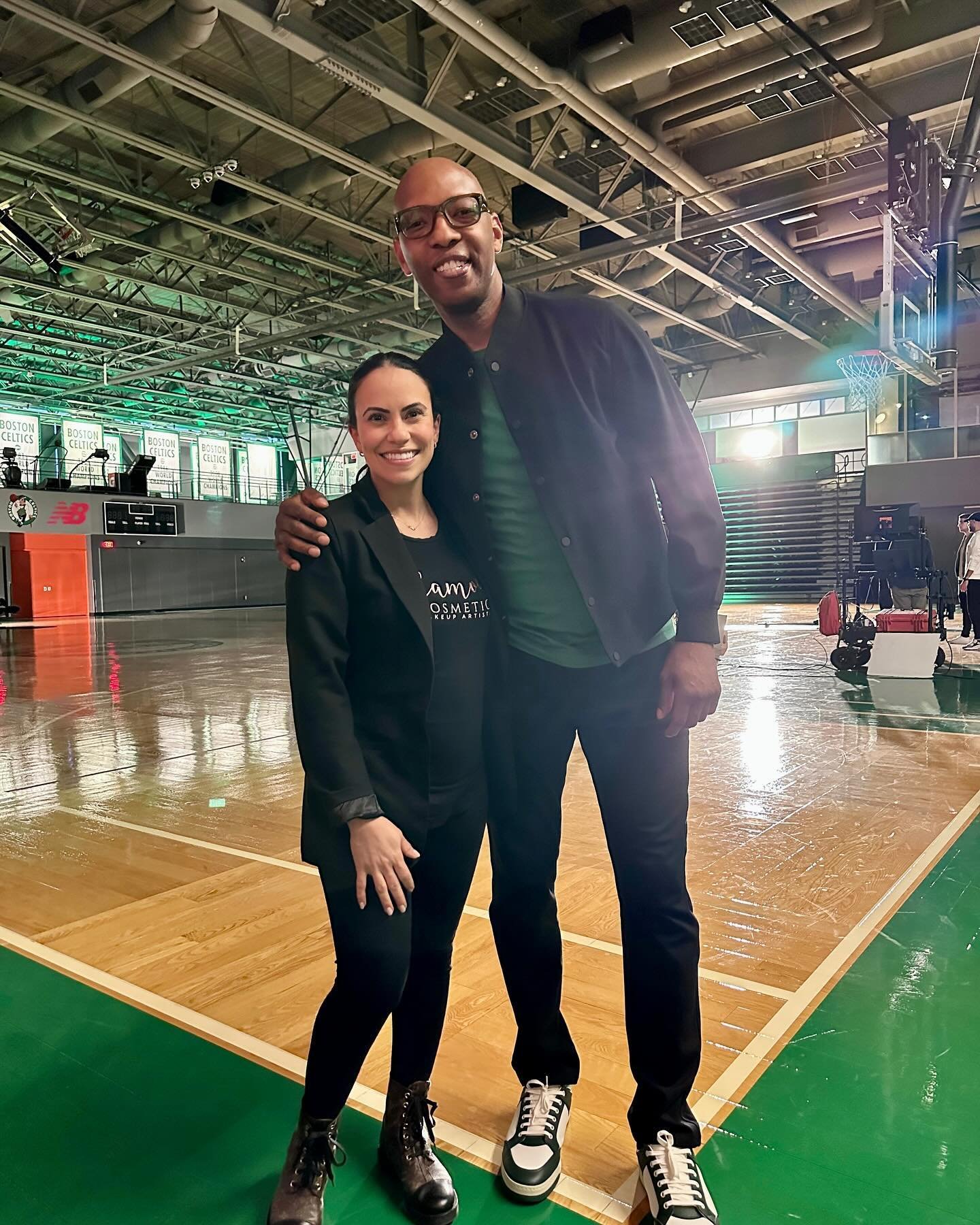 SAM CASSELL X ZENNI 

Who saw the @zennioptical commercial during the @celtics games!!! 🍀 Honored to have been part of this amazing team! Four weeks post partum but we made it happen! 🙌More to come!!

boston makeup artist, commercial makeup service