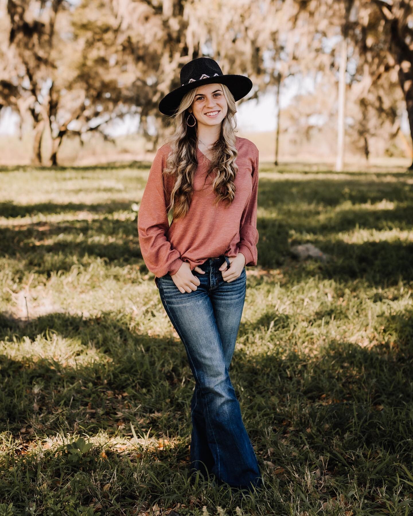 Rory! 💛 
&bull;
&bull;
&bull;
#orlandophotographer #seniorpictures #seniorsunday #seniorphotos #orlandoseniorphotographer