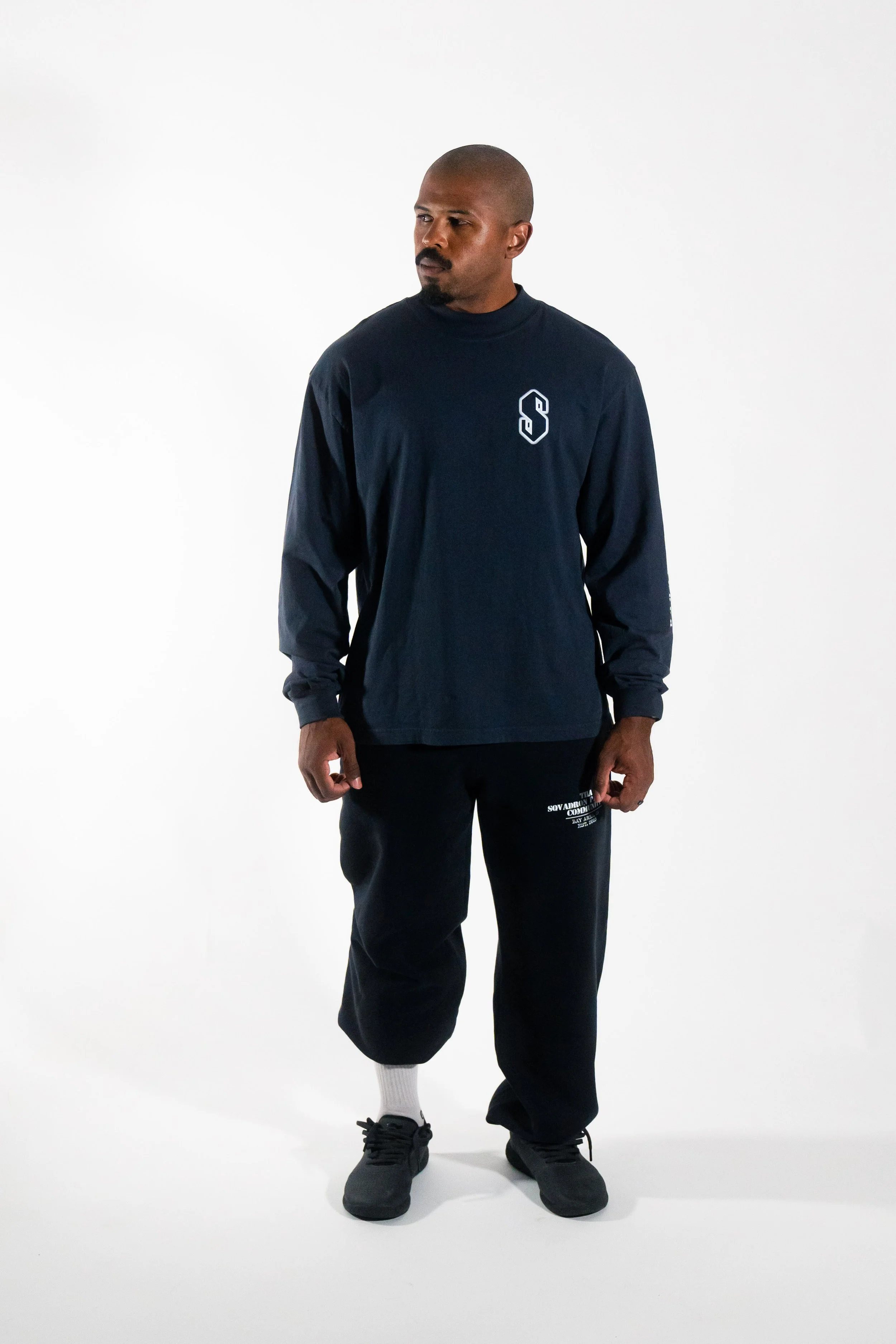 ESSENTIAL Set on Darryl-8.jpg