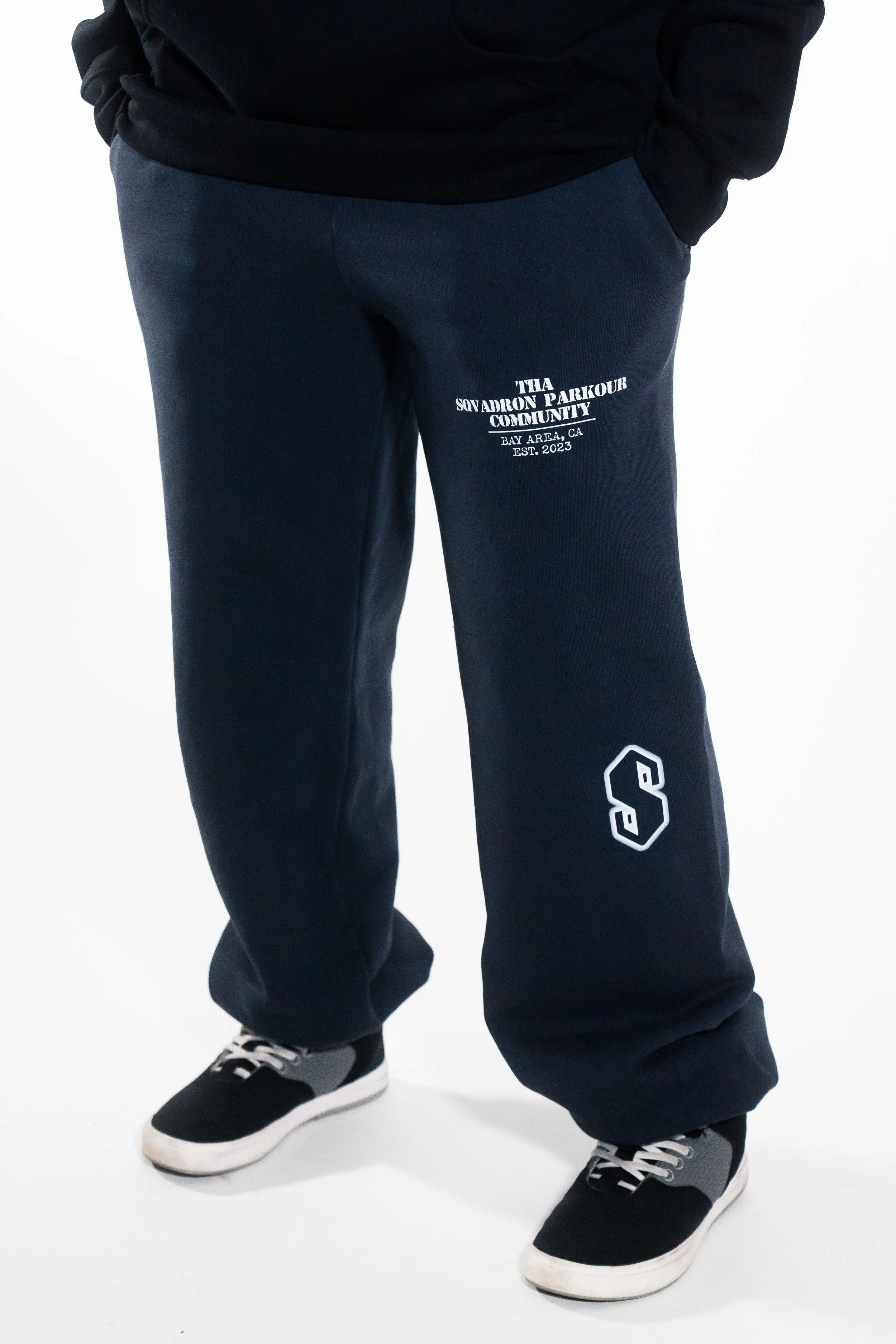 [PRE-ORDER] COMMUNITY SWEATS