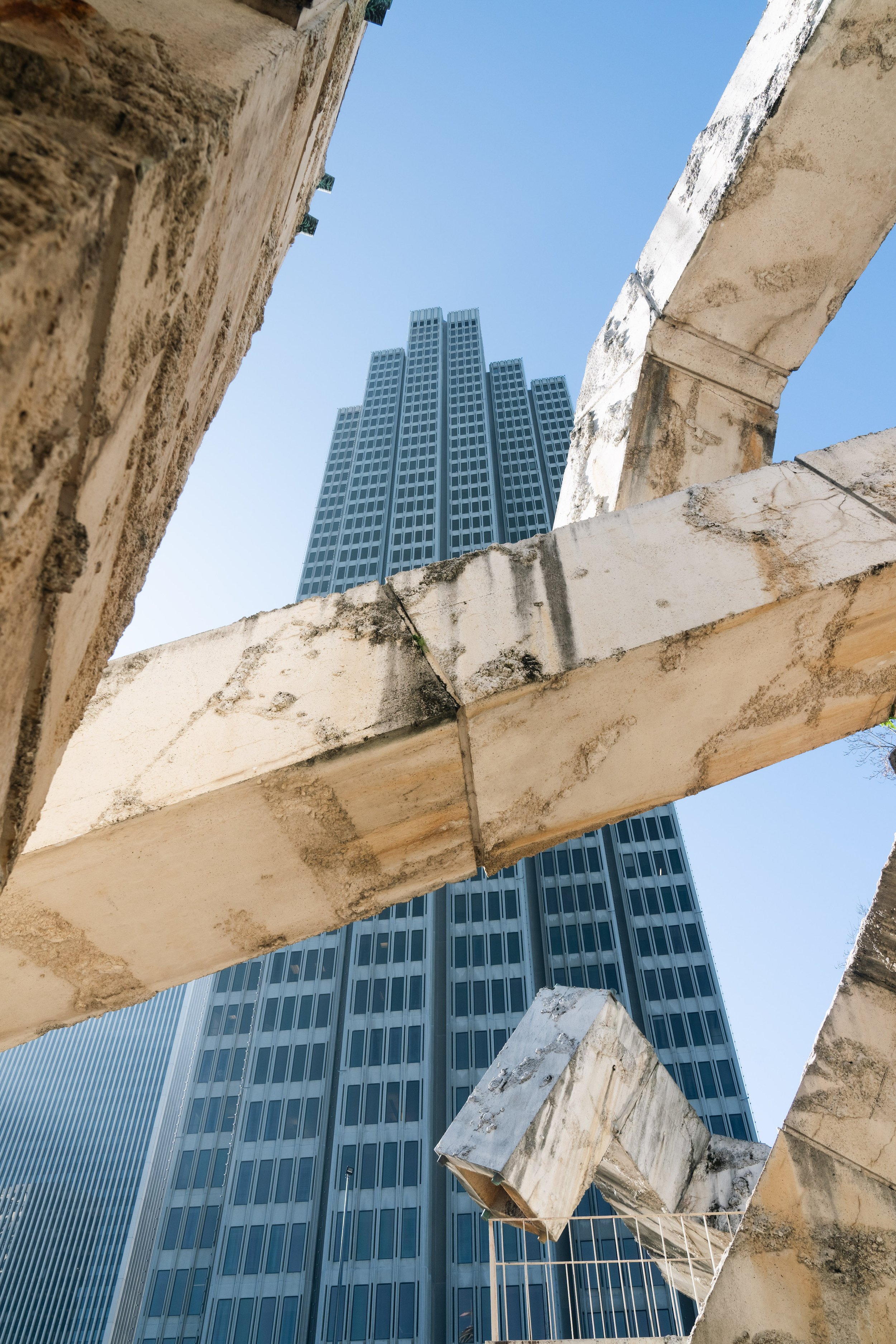 Looking Up (Vaillancourt Fountain)