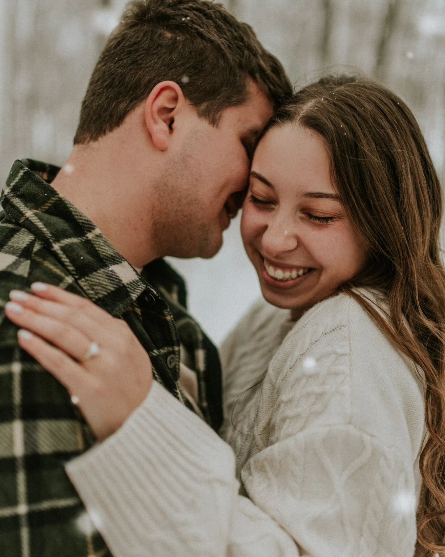 loved being a part of mason &amp; erica's surprise proposal!! so happy for these cuties! loved getting out and being able to shoot in the snow too ❄️ hope everyone is staying warm 🩵

#proposal #engaged #surpriseproposal #winterengagement