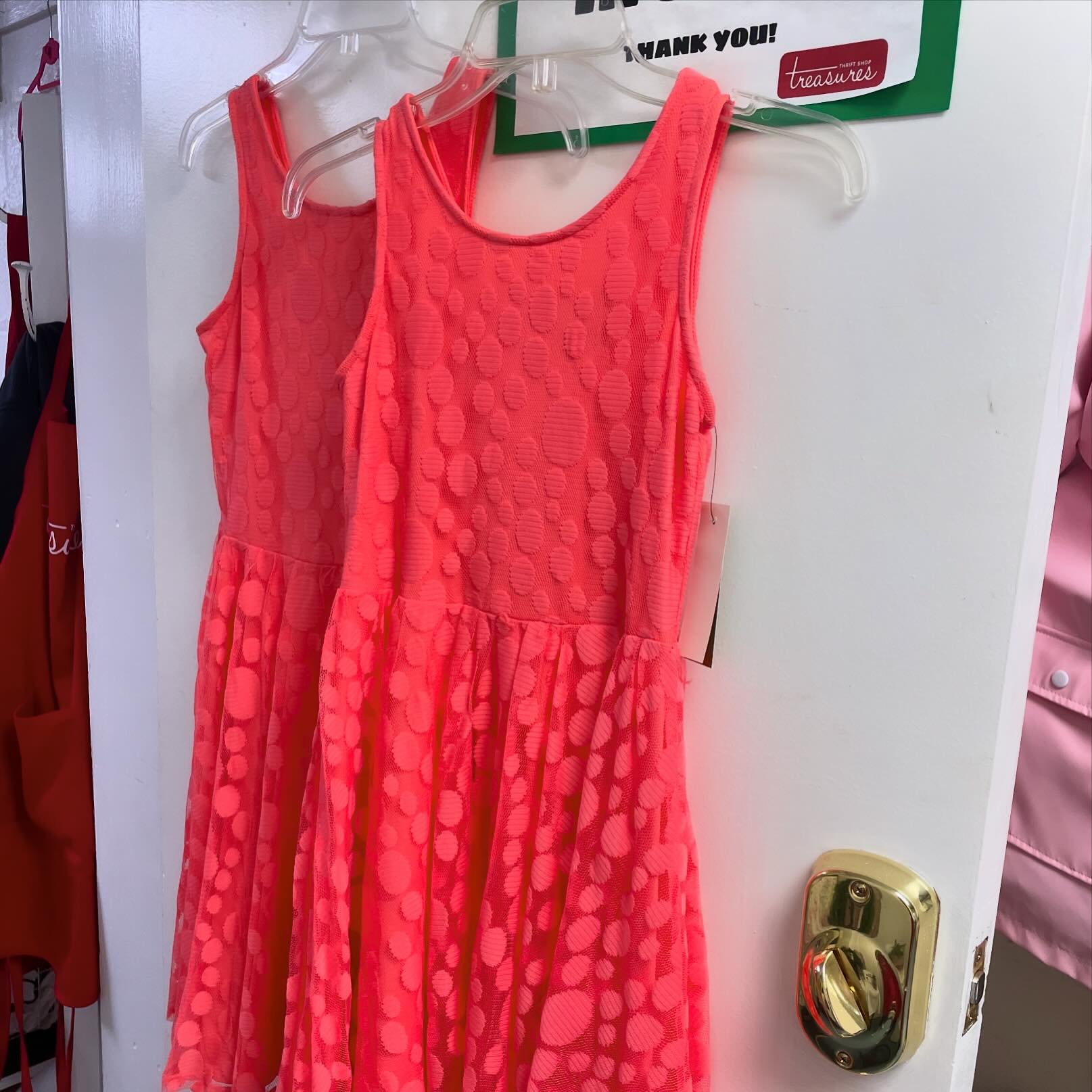 🌸👗 Spring and summer are the perfect seasons to dress up in adorable matching outfits! Check out these cute latest big sister and  little sister dresses at Treasures! These cute dresses are perfect for sisters to show off their bond while looking s