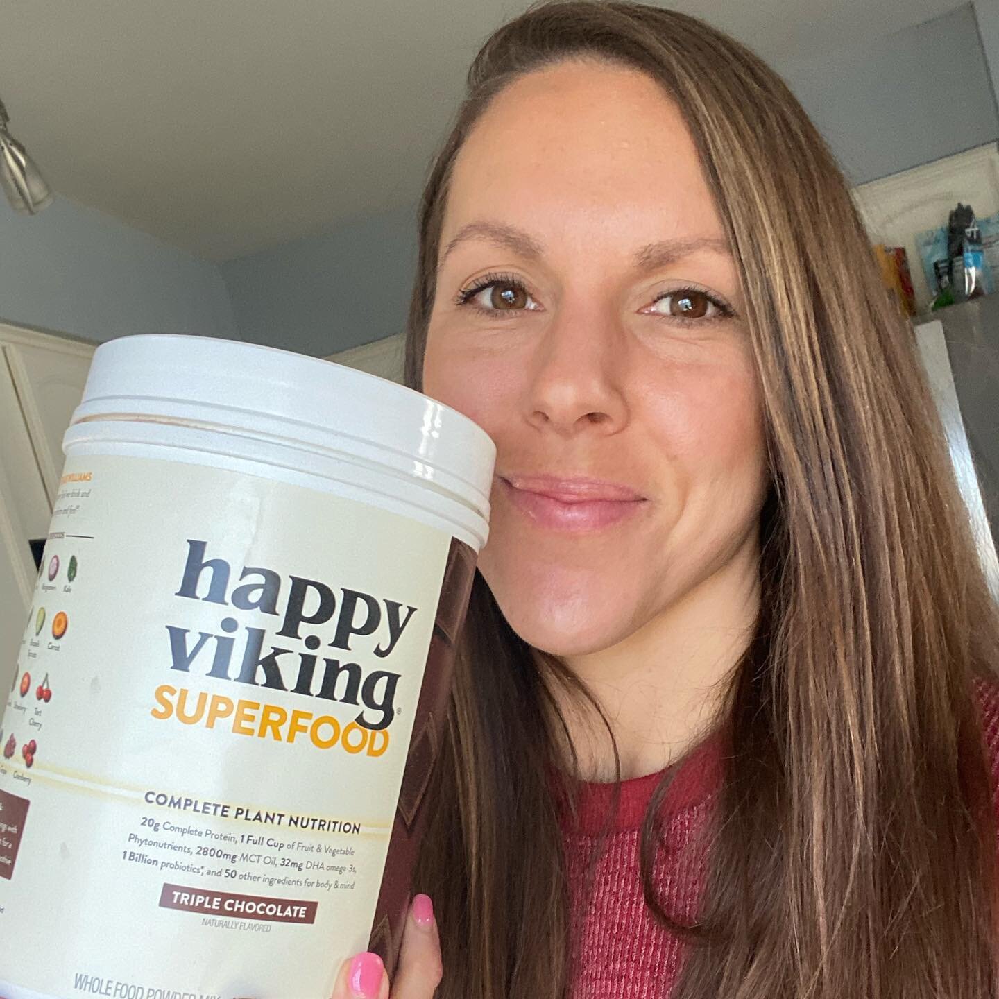 Attention all you busy people! As a busy boy mom who spends her days chasing around a toddler, I don't always have the time to sit down for a full blown meal during the day. Which is why having high quality supplements (that actually taste good) on h