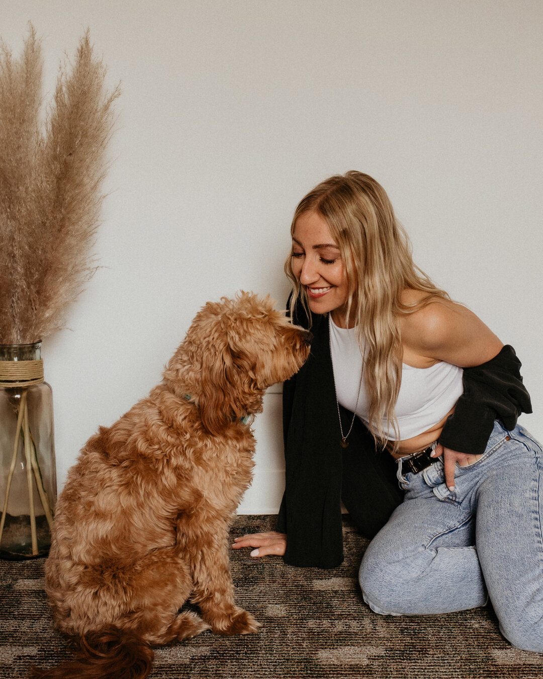 How cute are these two? More pet sessions please. 🙏​​​​​​​​
​​​​​​​​
 #yeg #yegphotographer #edmonton #edmontonphotographer #portraitphotography #folksouls #lookslikefilm #portraitpage #petportraits #lifestylephotography