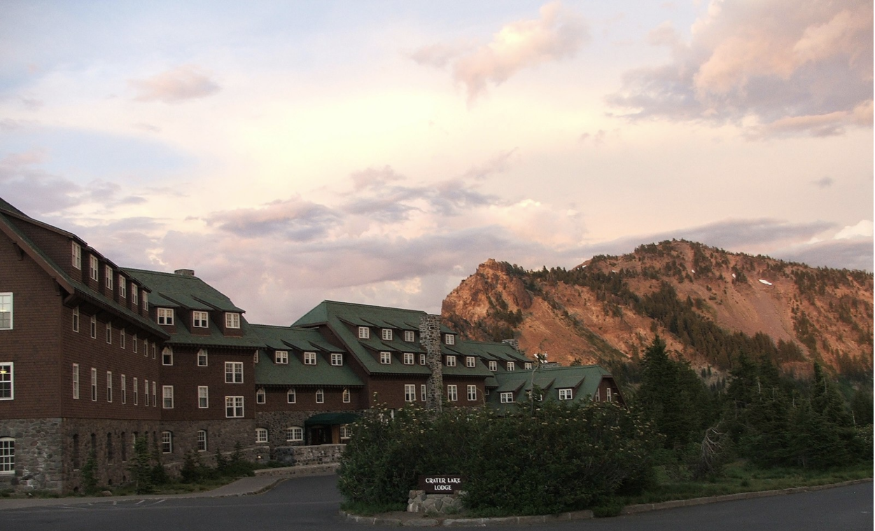 “Crater Lake Lodge” July 6, 2007 - National Park Service/Wikimedia Commons