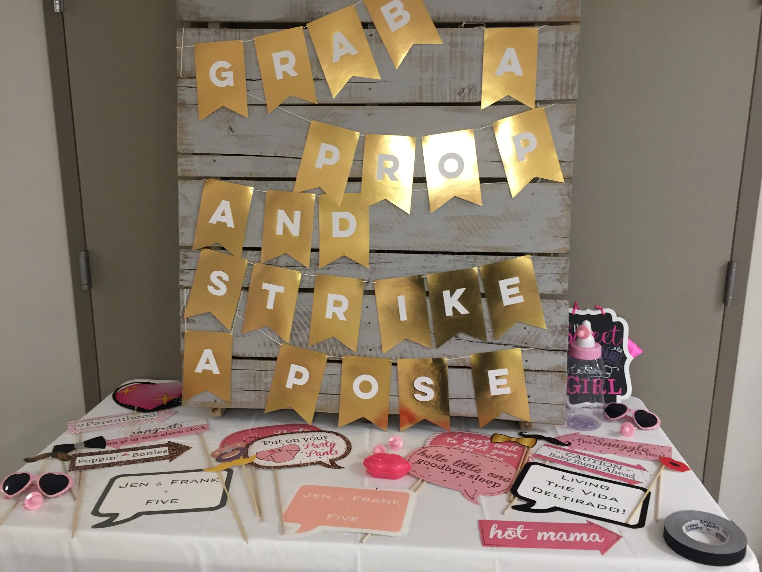 Snapdrops Customizable Photobooth- Babyshower