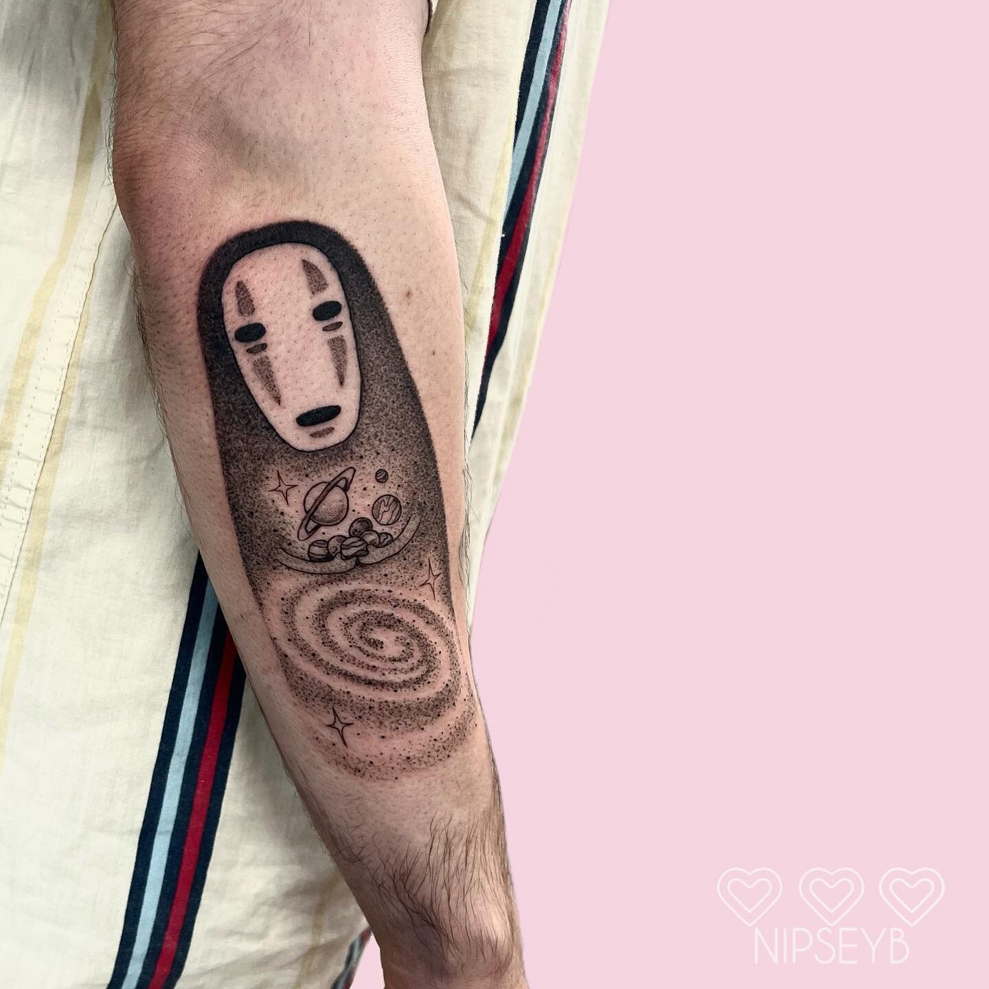 A different take on No Face, I really enjoyed making this one 

@heartstattooing