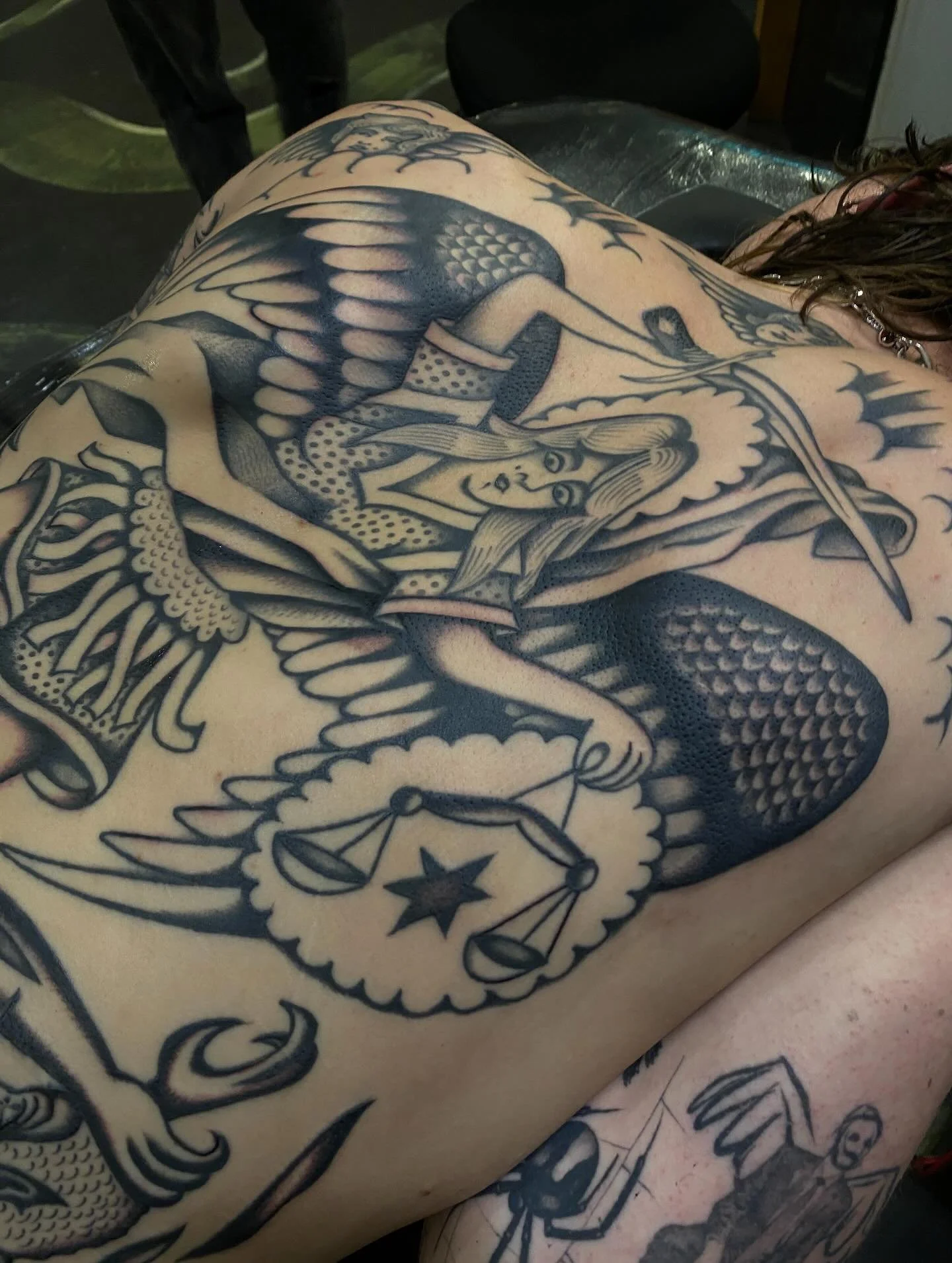 Recently got to finish this backpiece on my beautiful friend James Bones. @tattoo.bones 

I first met Bones a few years ago when I was guesting at @hobart_tattoo_collective and he was a fresh apprentice and he came in to get a dragon and dagger on hi