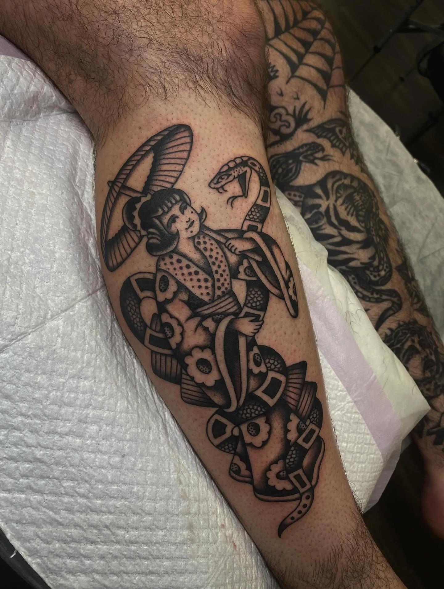 My friend @justlookingmatecheers was in town briefly from Adelaide so we started his leg on a whim. With a goal of finishing it this year. I&rsquo;m so keen to get back into this one! 
I&rsquo;ve tattooed Duc for years now and I&rsquo;m really stoked